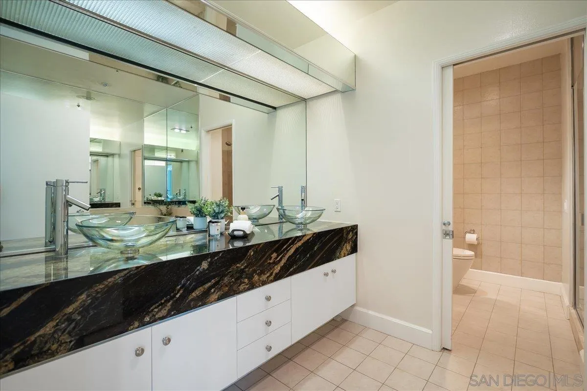 700 Front St Unit 605