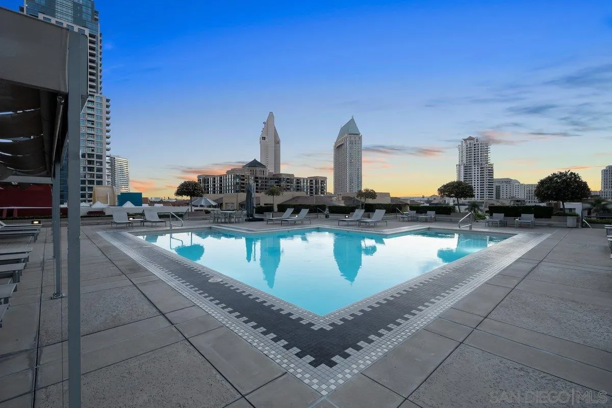 700 Front St Unit 605