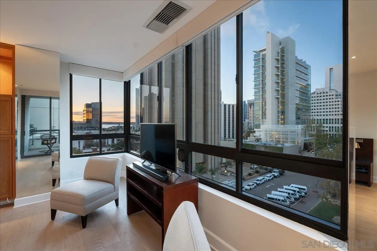 700 Front St Unit 605