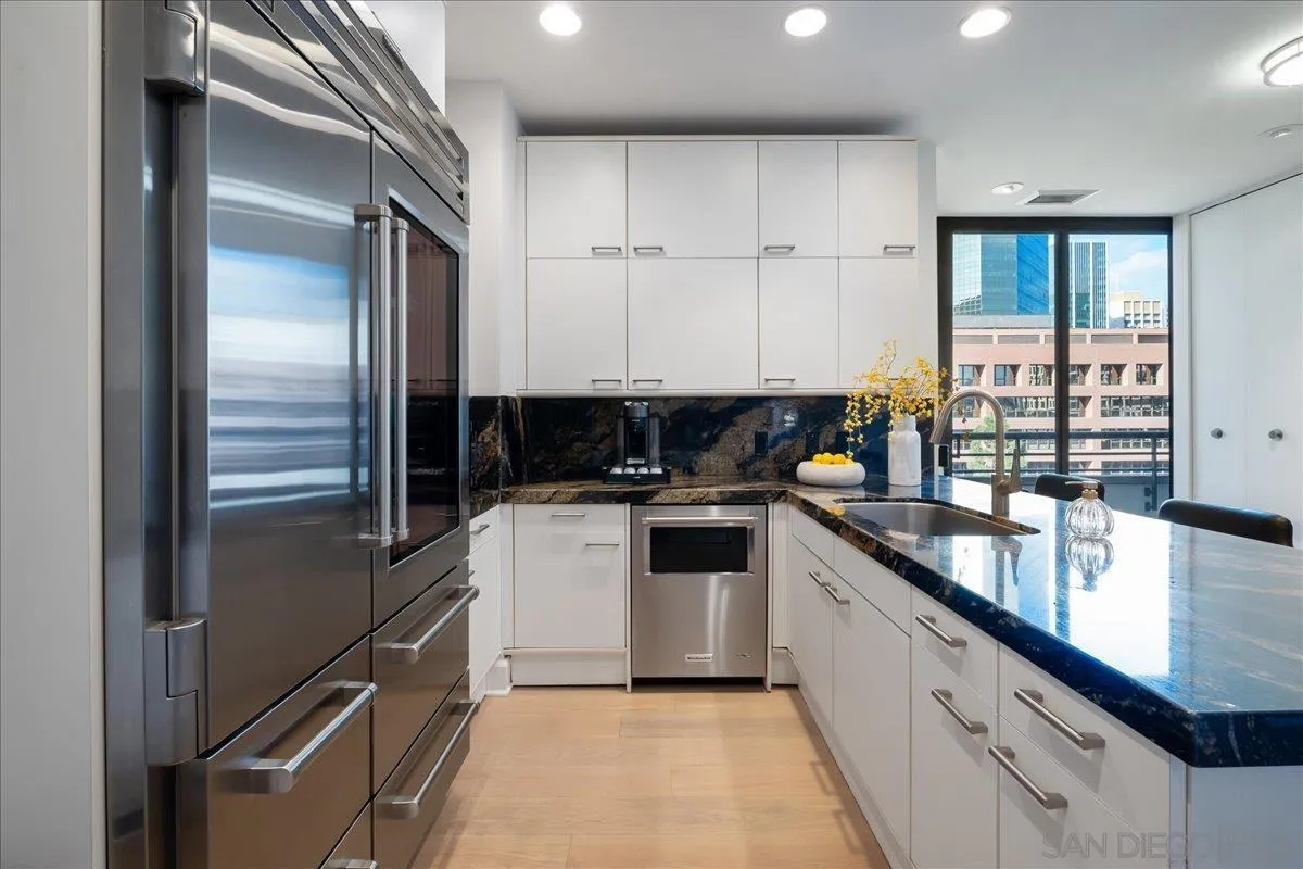 700 Front St Unit 605