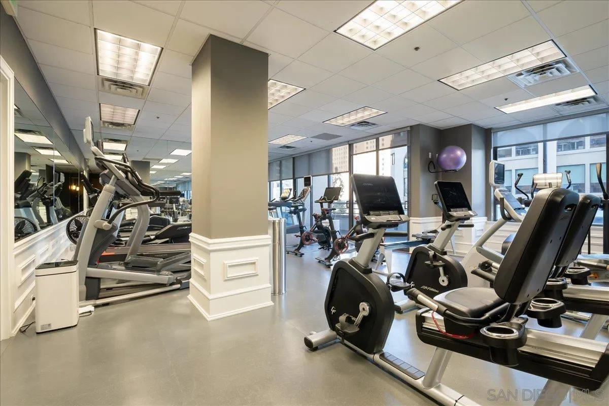 700 Front St Unit 605