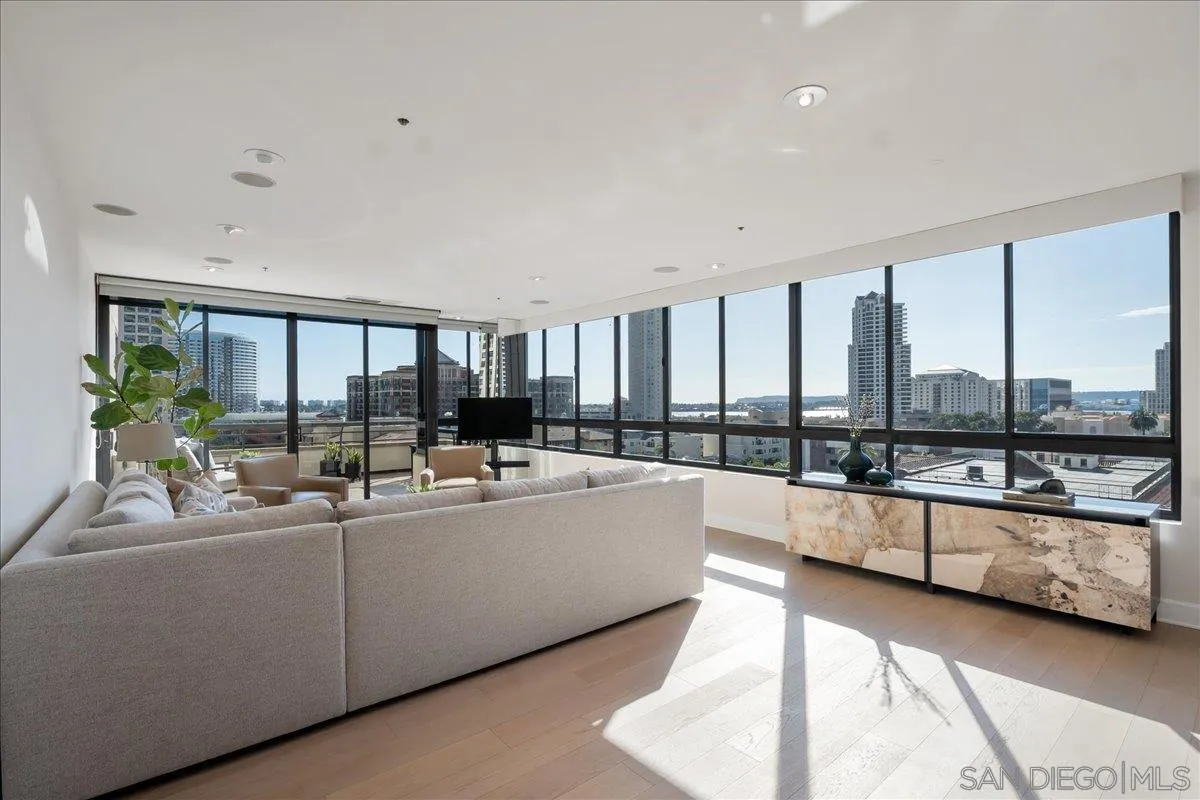 700 Front St Unit 605