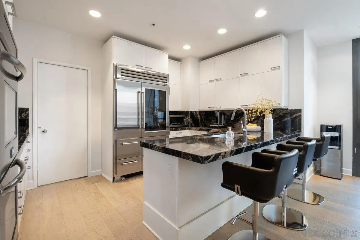 700 Front St Unit 605