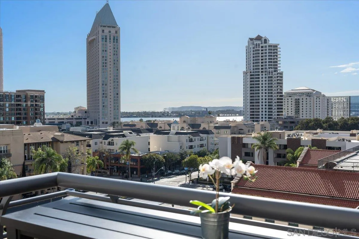 700 Front St Unit 605
