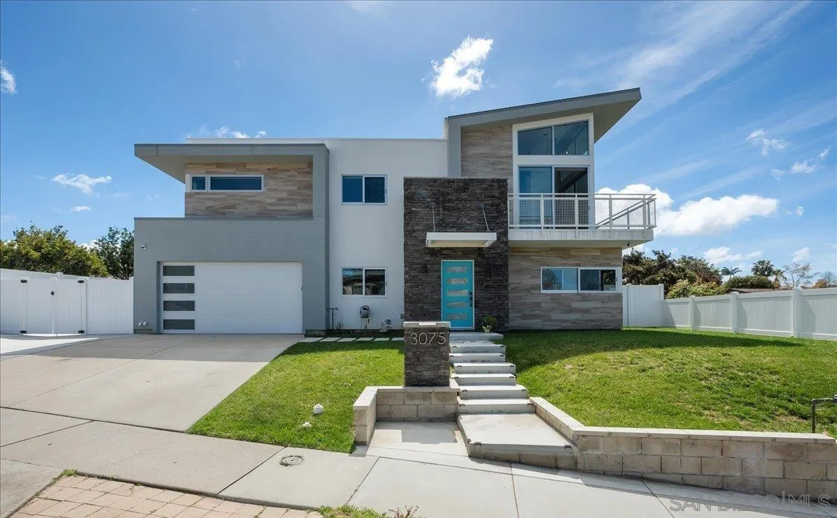 3075 Briand Ave