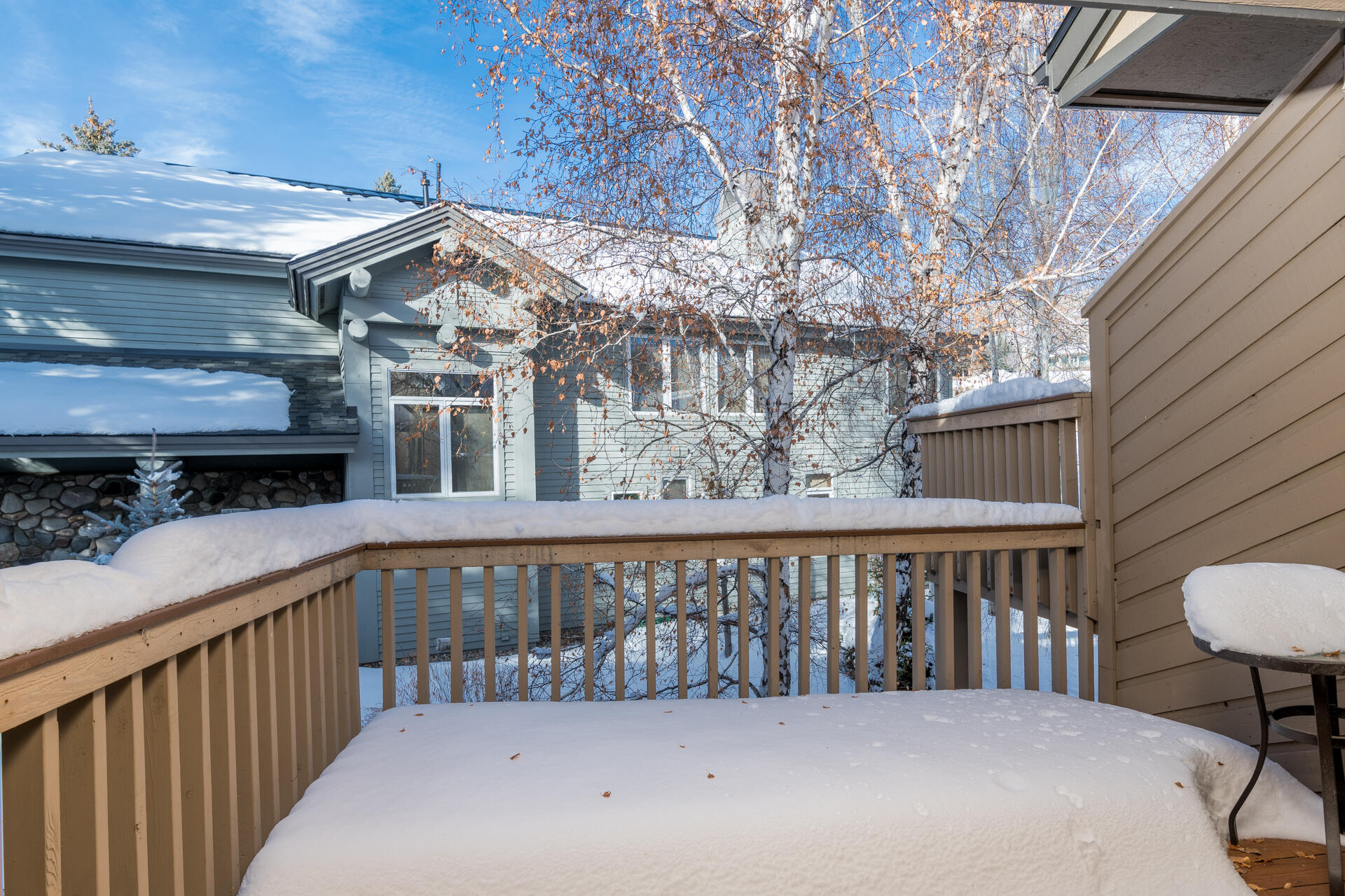 2698 Ridge Lane, 98