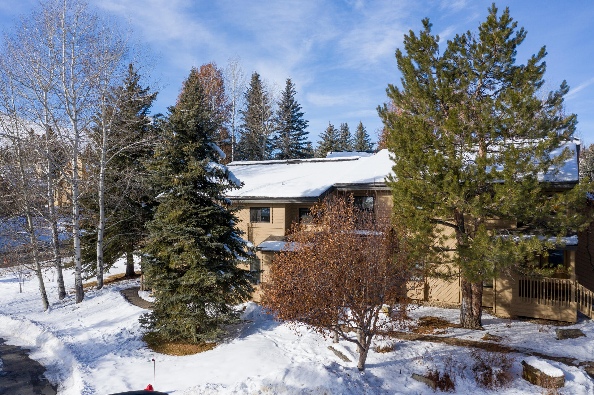 2698 Ridge Lane, 98