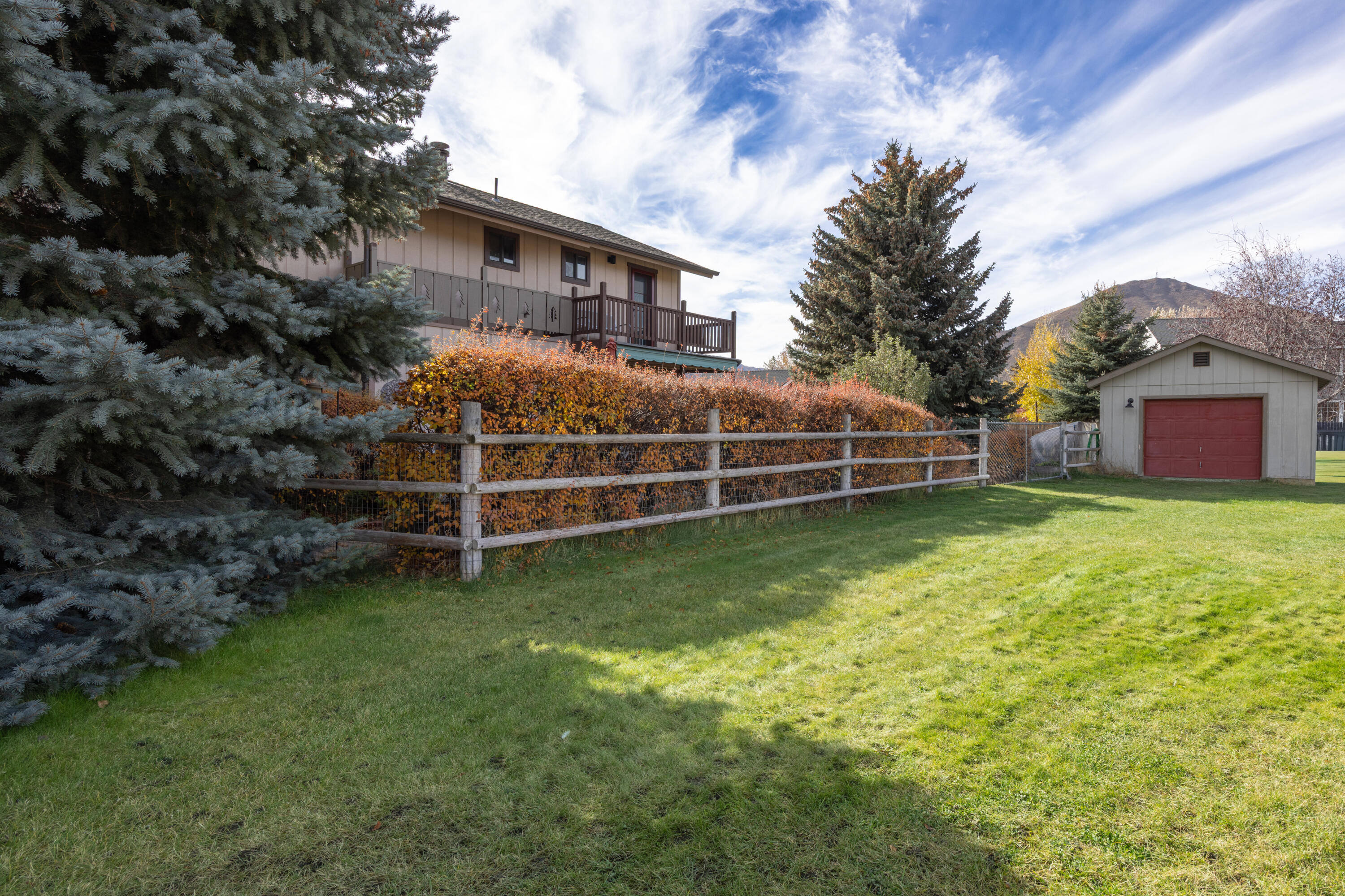 1421 Woodside Blvd. Blvd