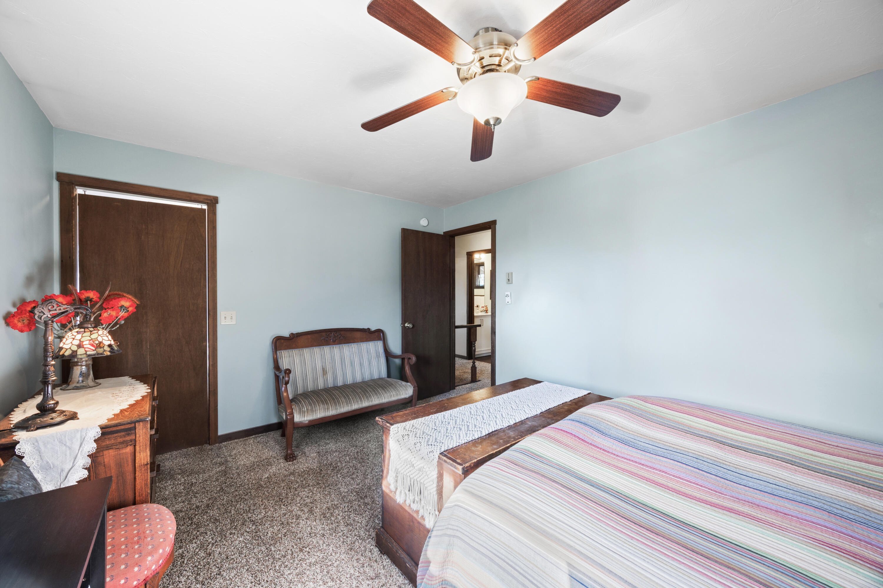 1421 Woodside Blvd. Blvd