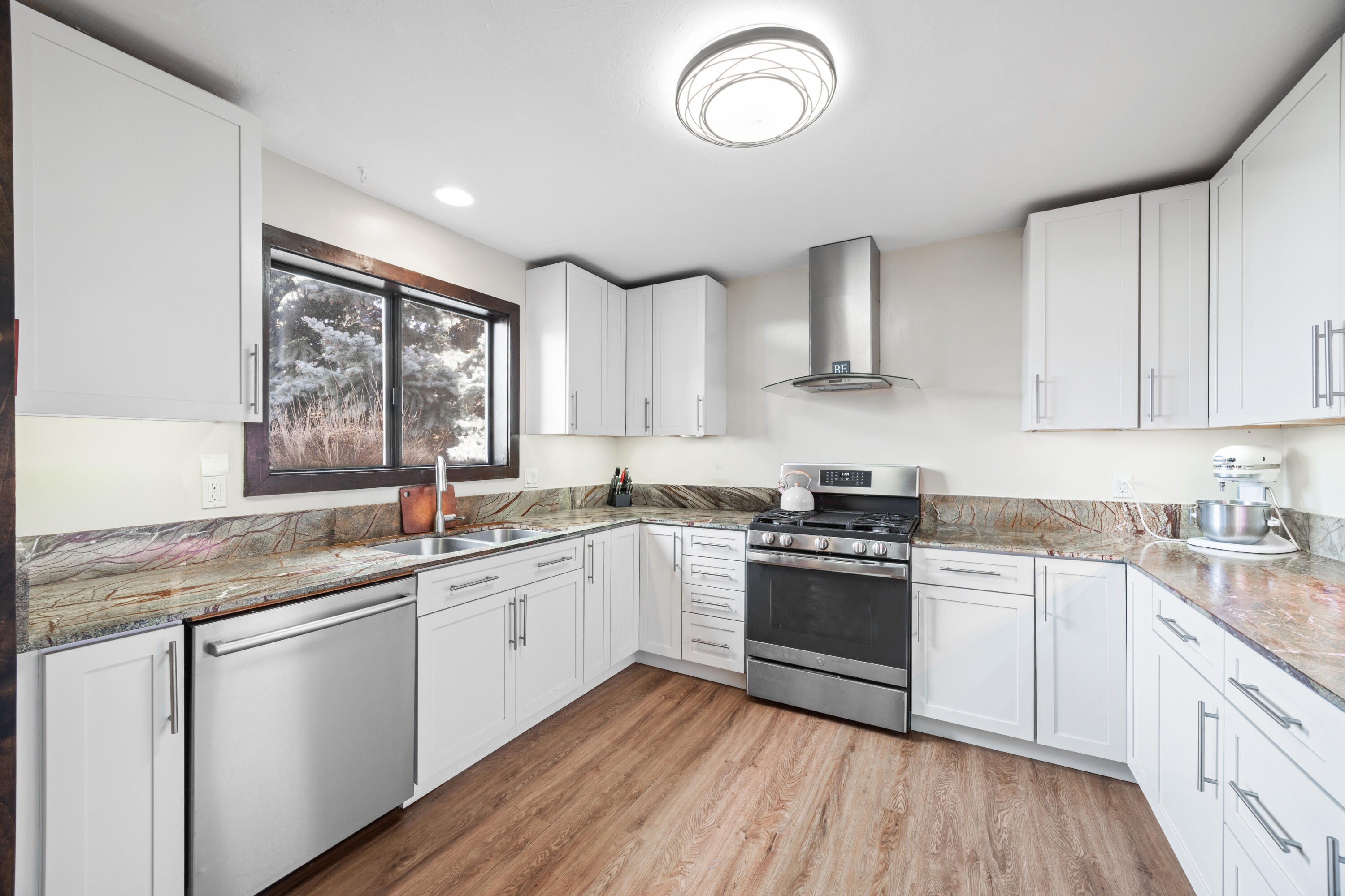 1421 Woodside Blvd. Blvd