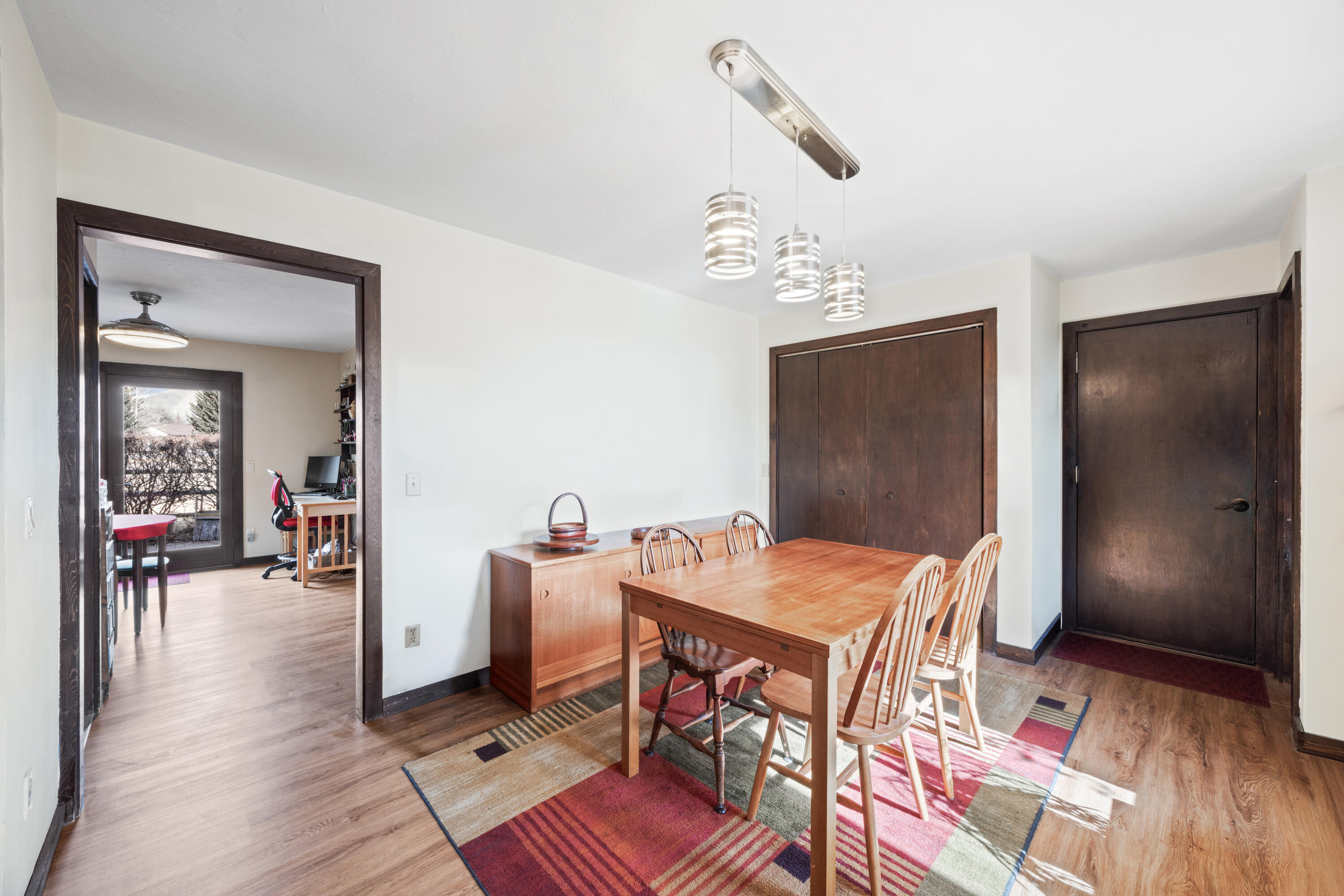 1421 Woodside Blvd. Blvd