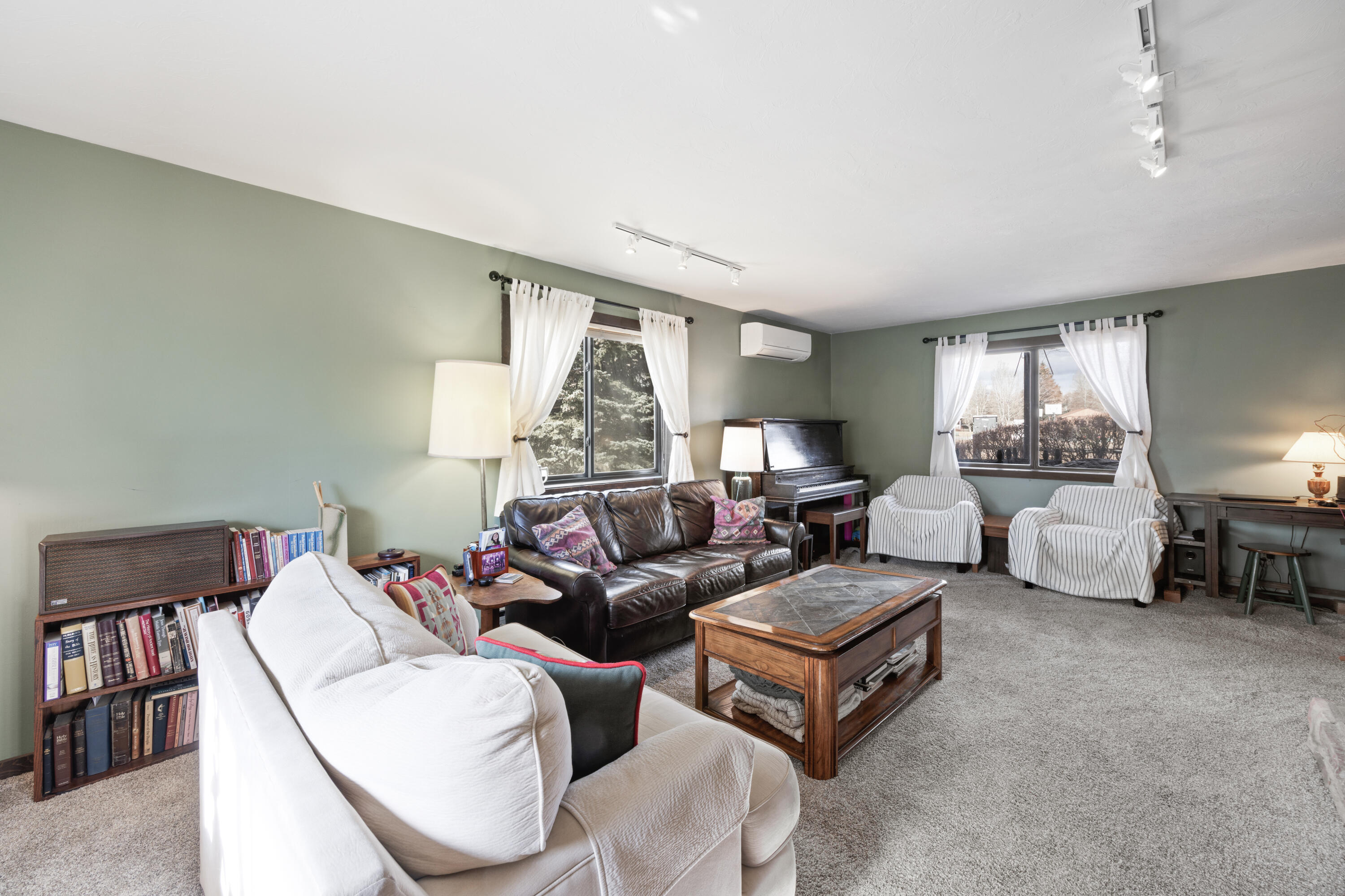 1421 Woodside Blvd. Blvd