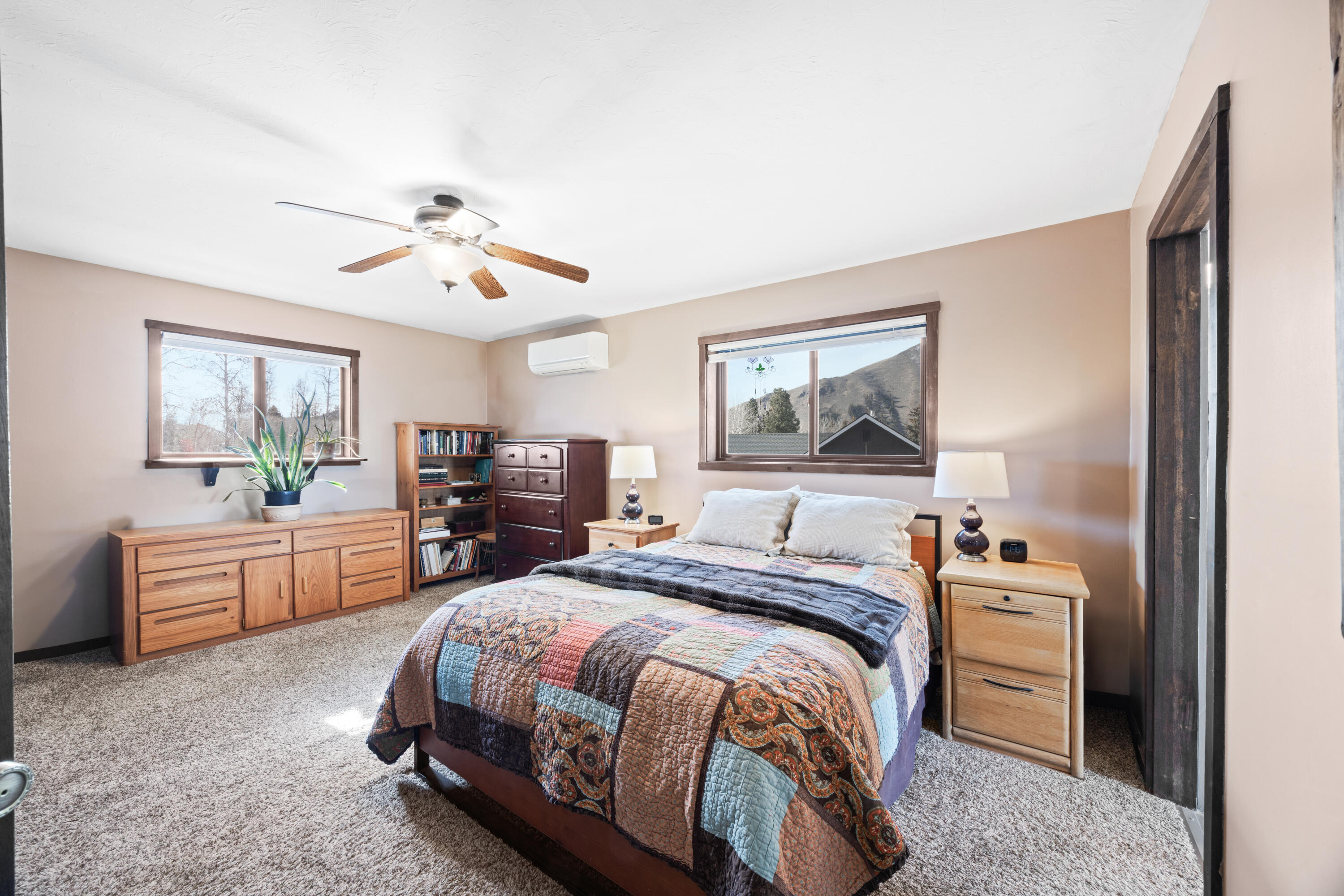 1421 Woodside Blvd. Blvd