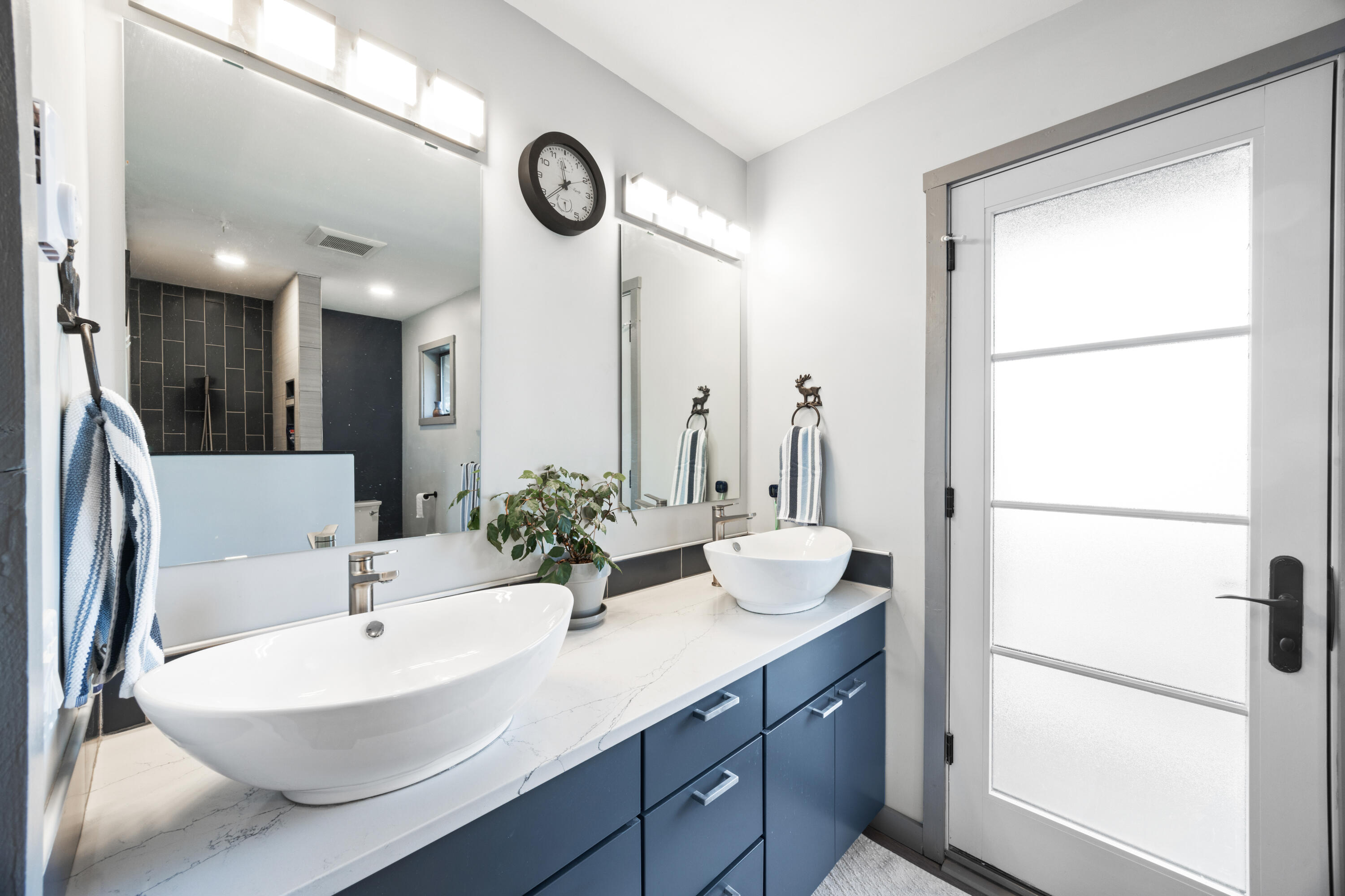 1421 Woodside Blvd. Blvd