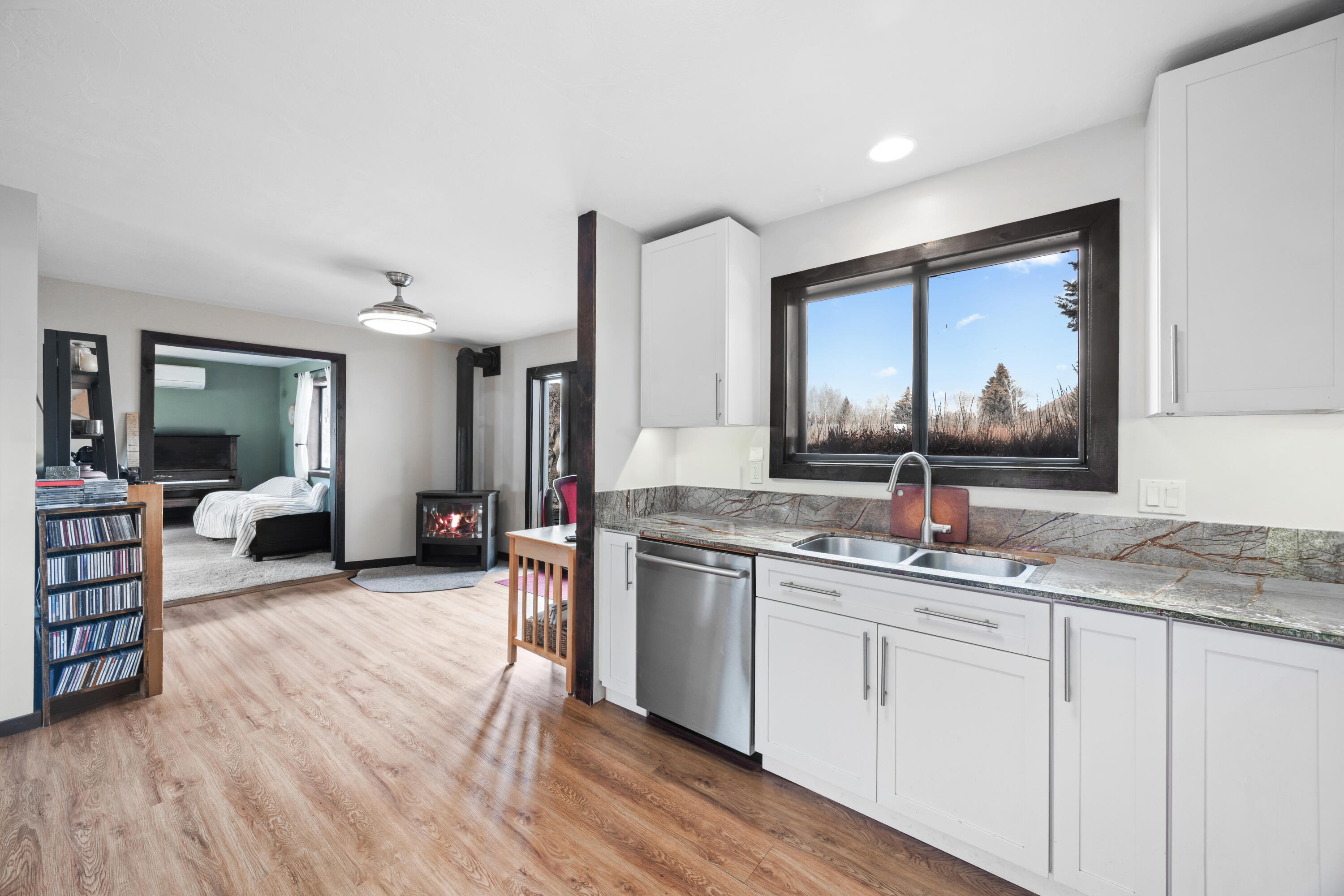 1421 Woodside Blvd. Blvd