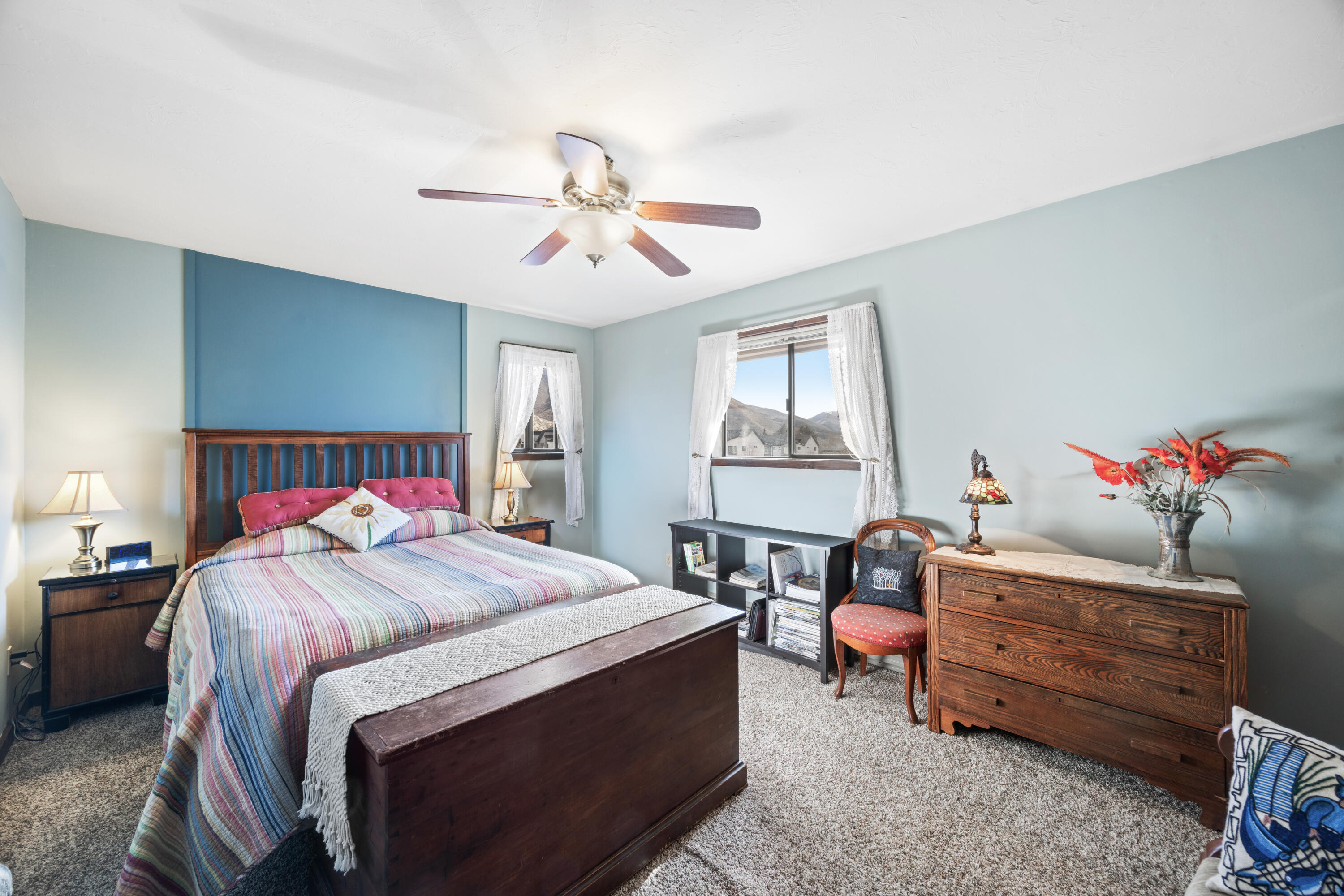 1421 Woodside Blvd. Blvd