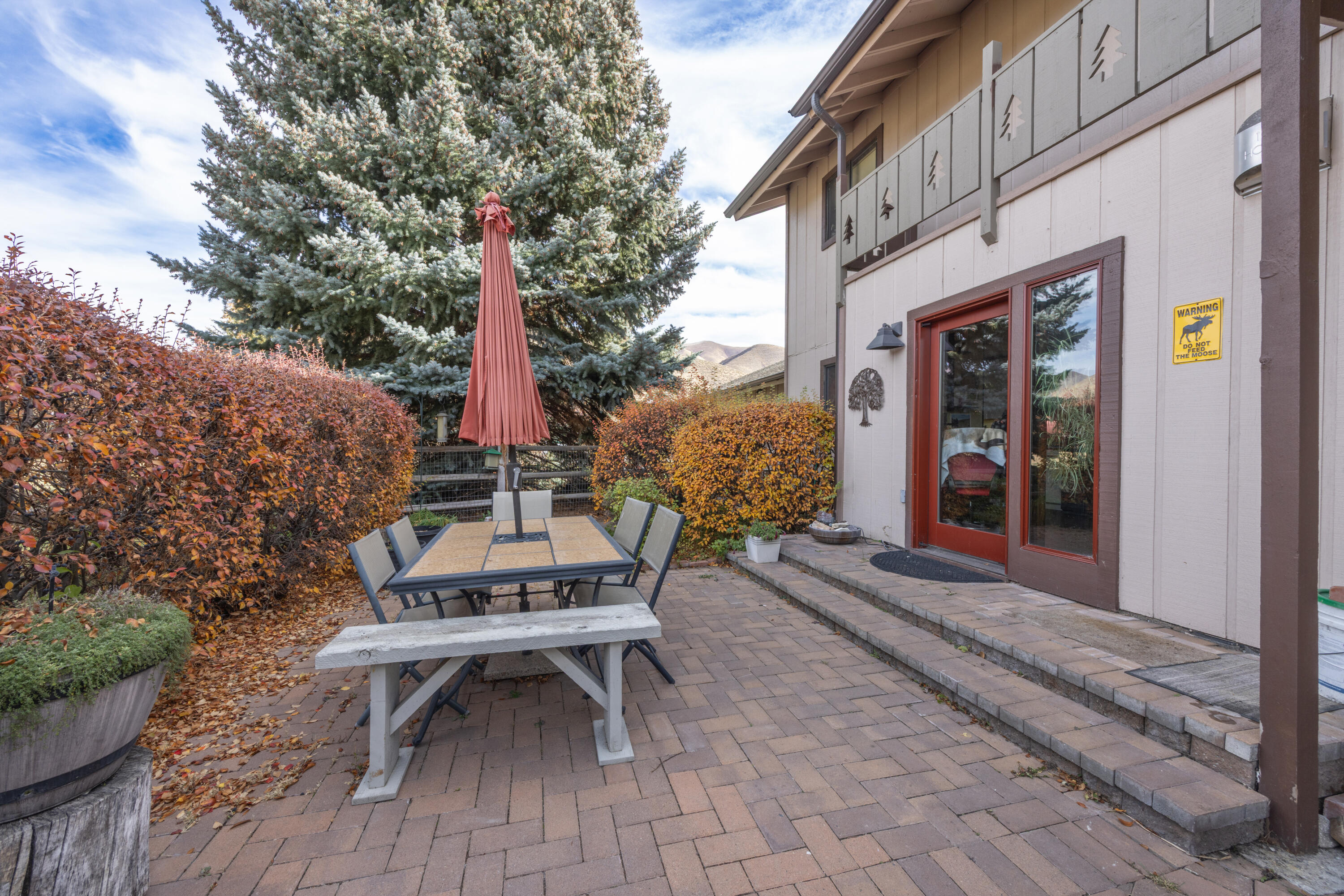 1421 Woodside Blvd. Blvd