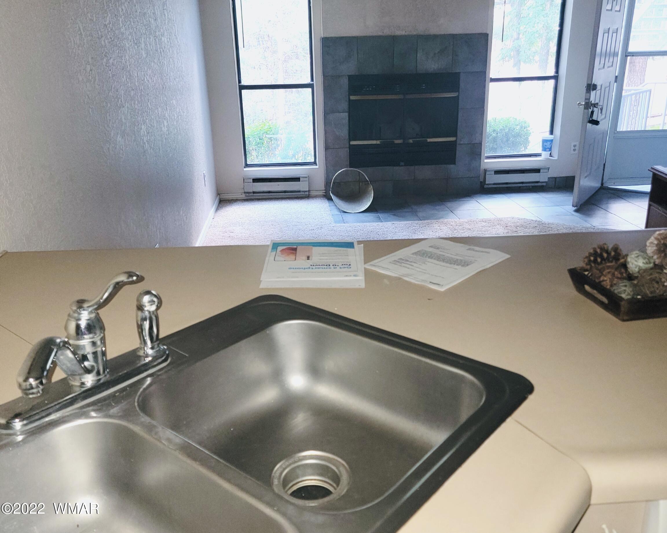 2700 S White Mountain Road, APT 807