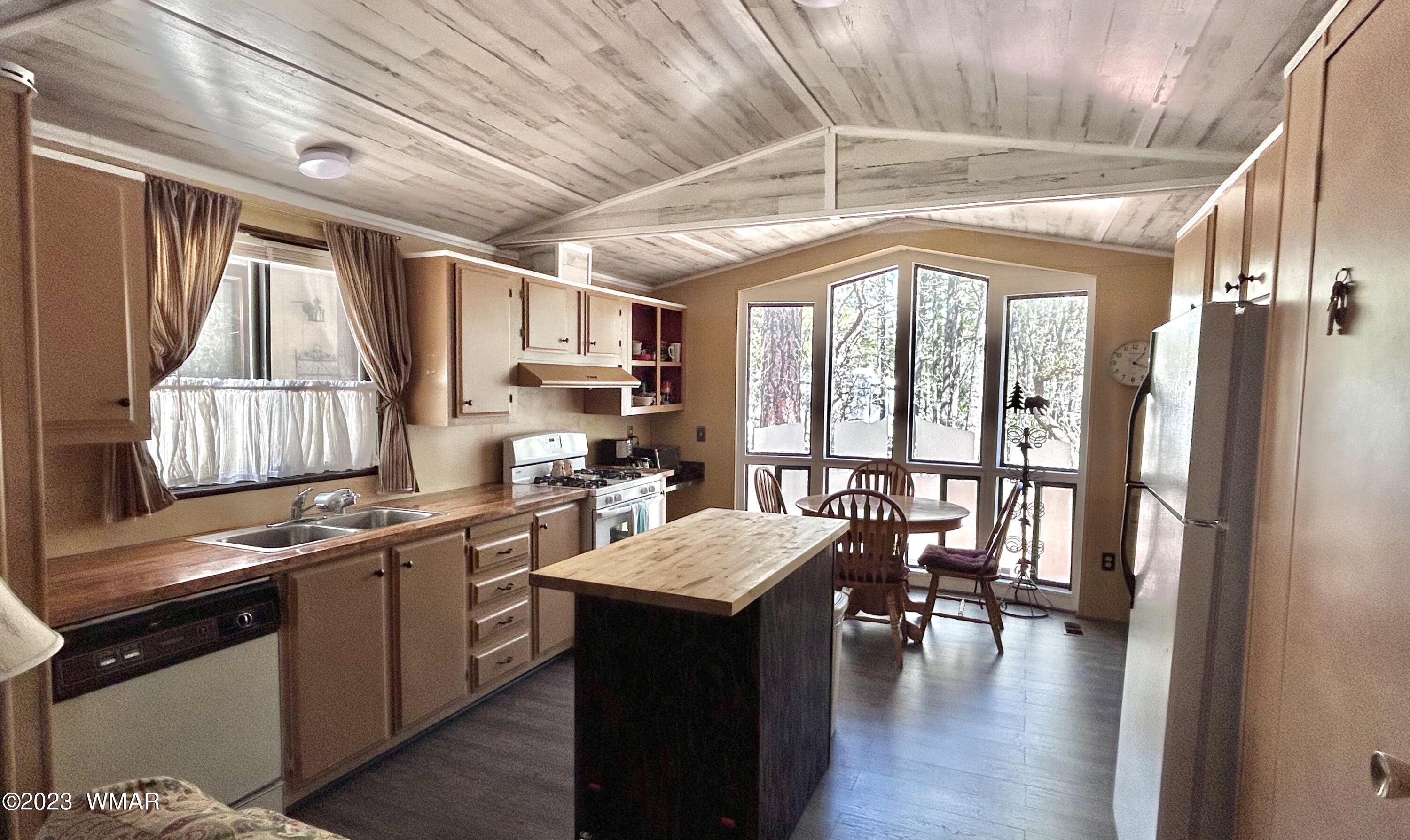 3860 S White Mountain Road