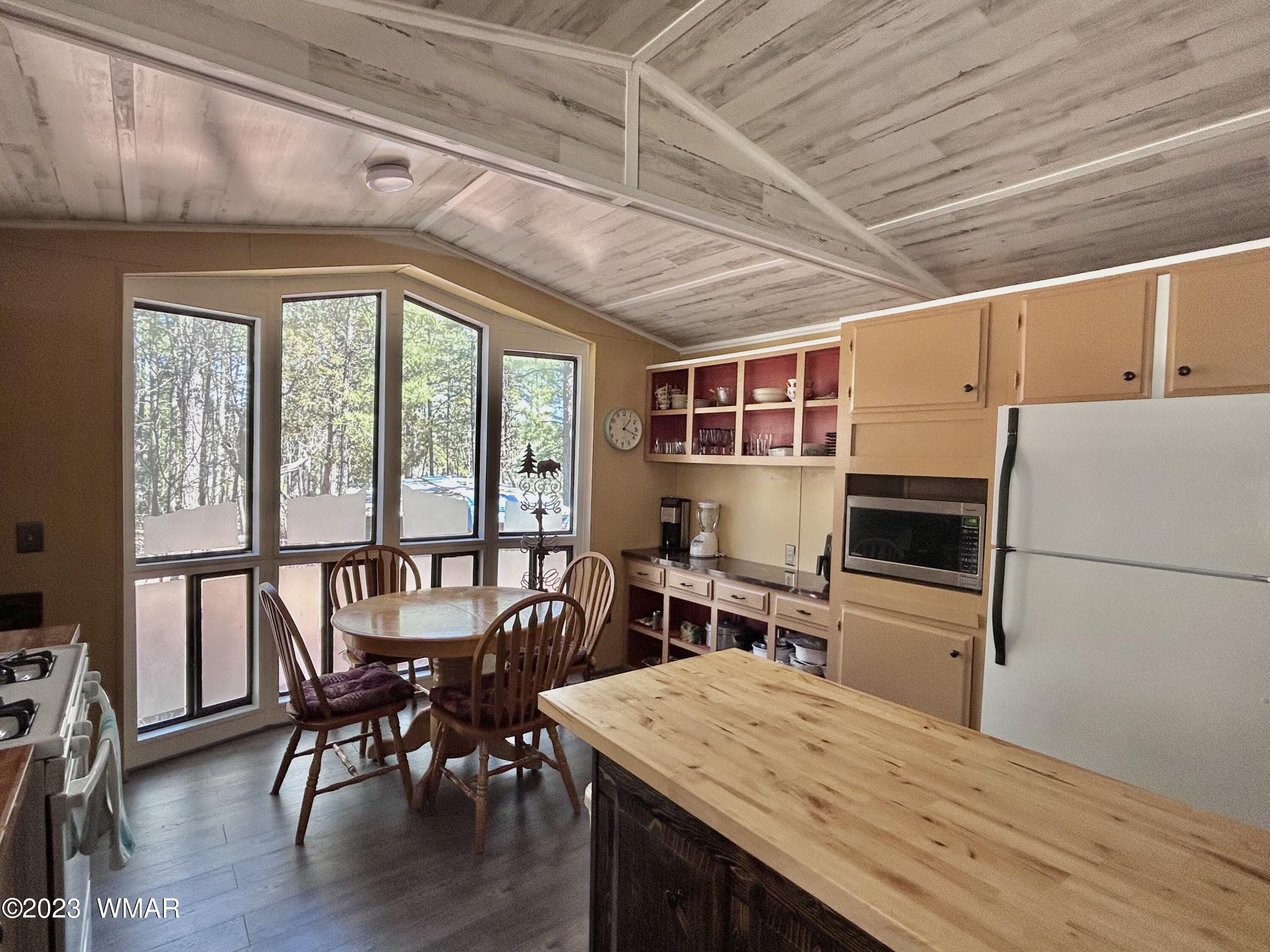 3860 S White Mountain Road