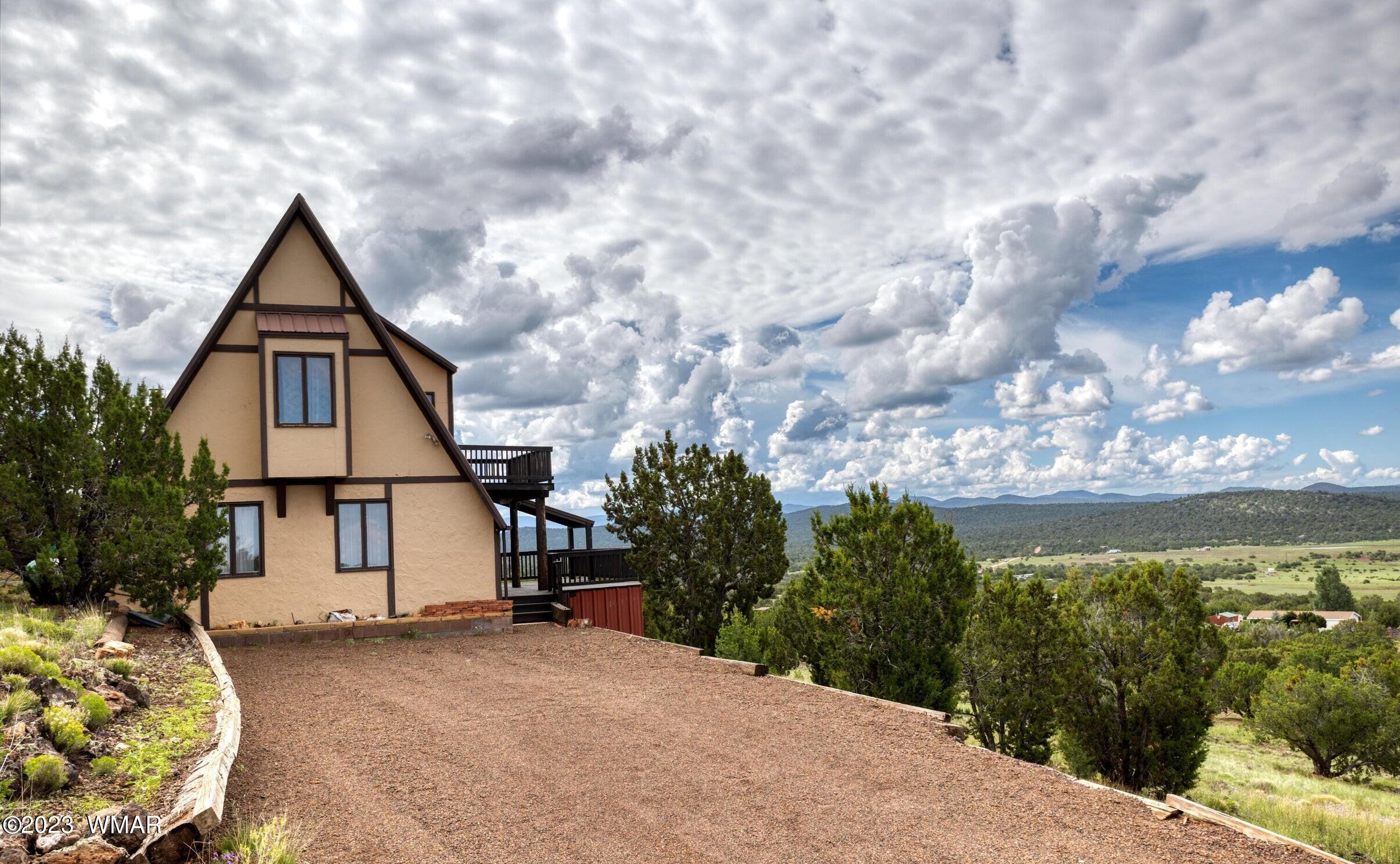 10 County Road, 8222