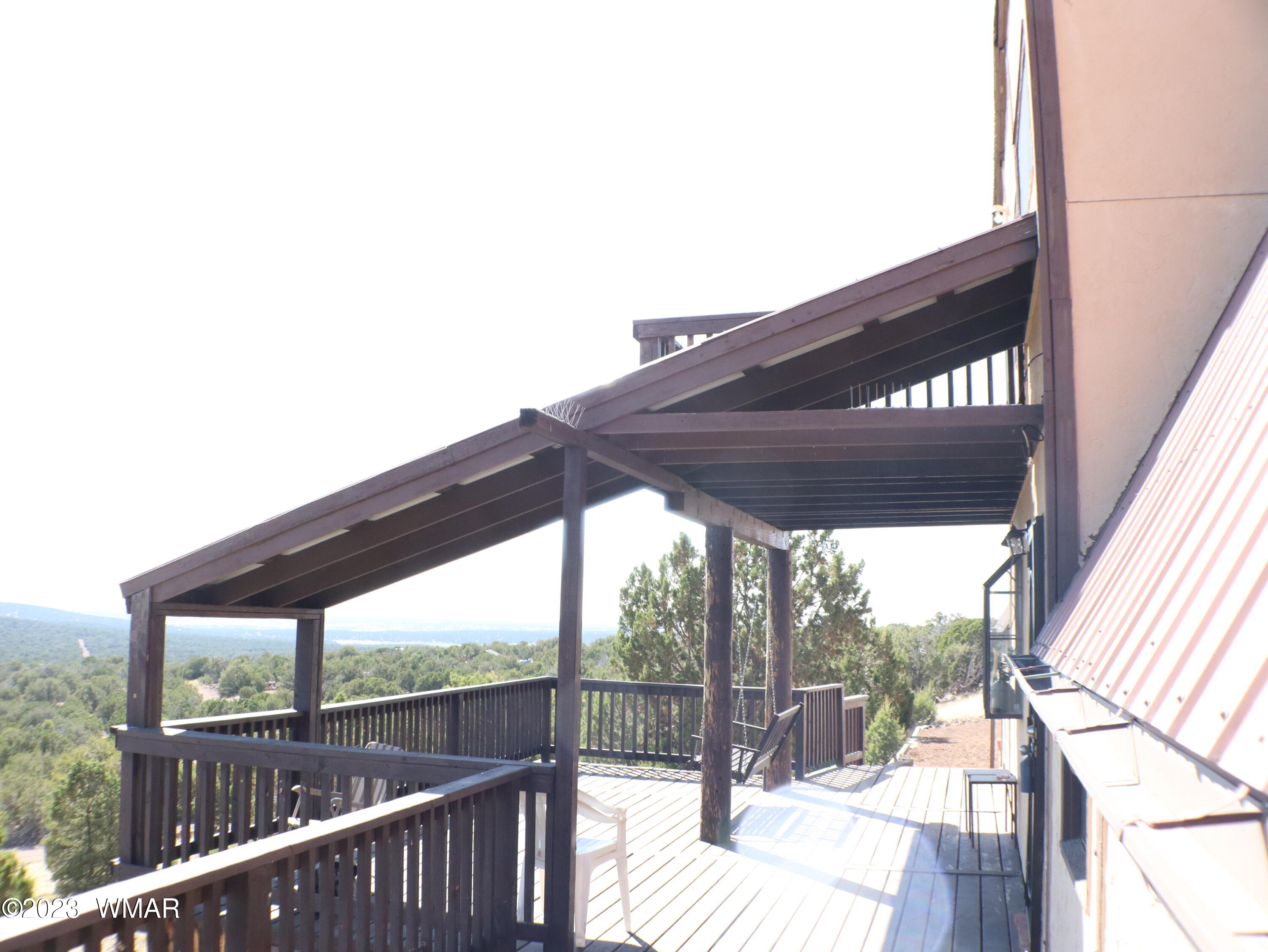 10 County Road, 8222