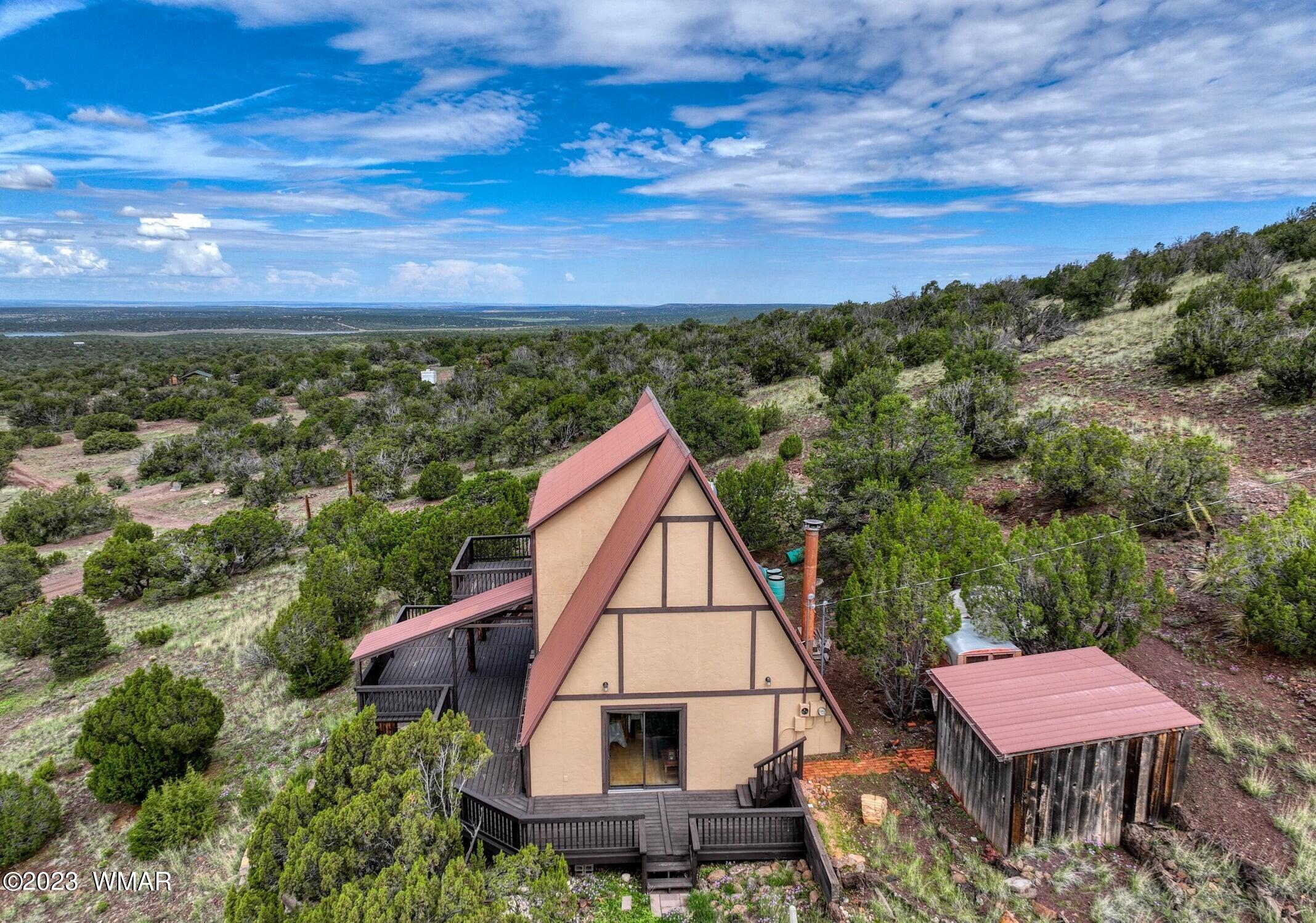 10 County Road, 8222