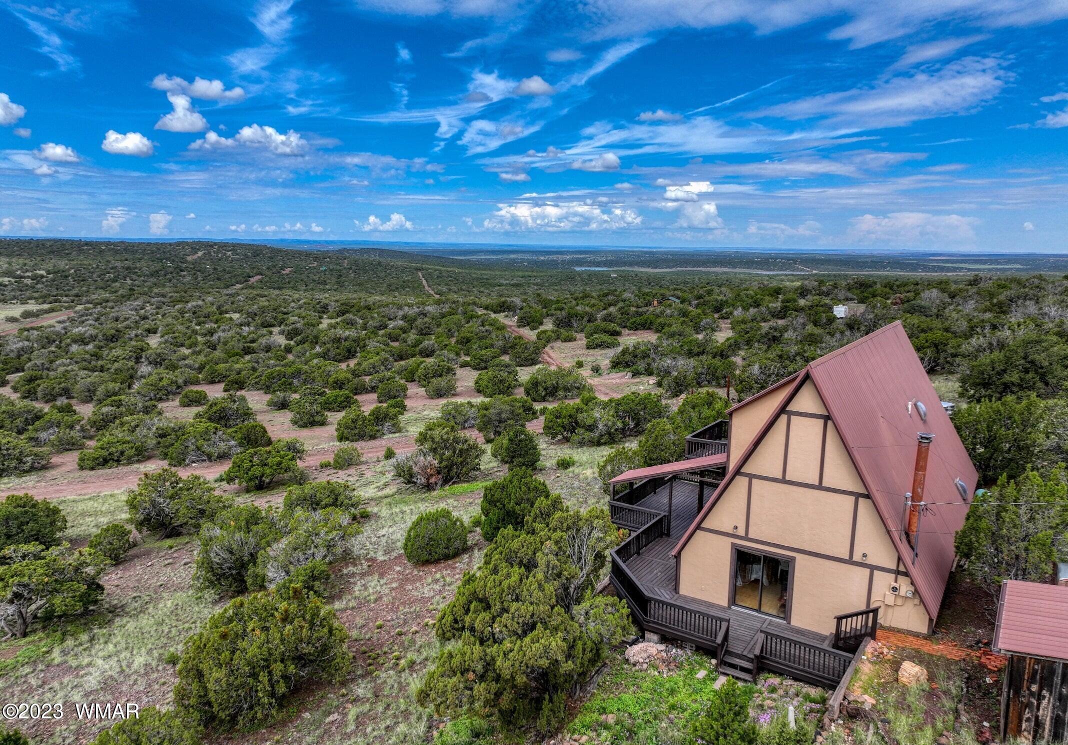 10 County Road, 8222