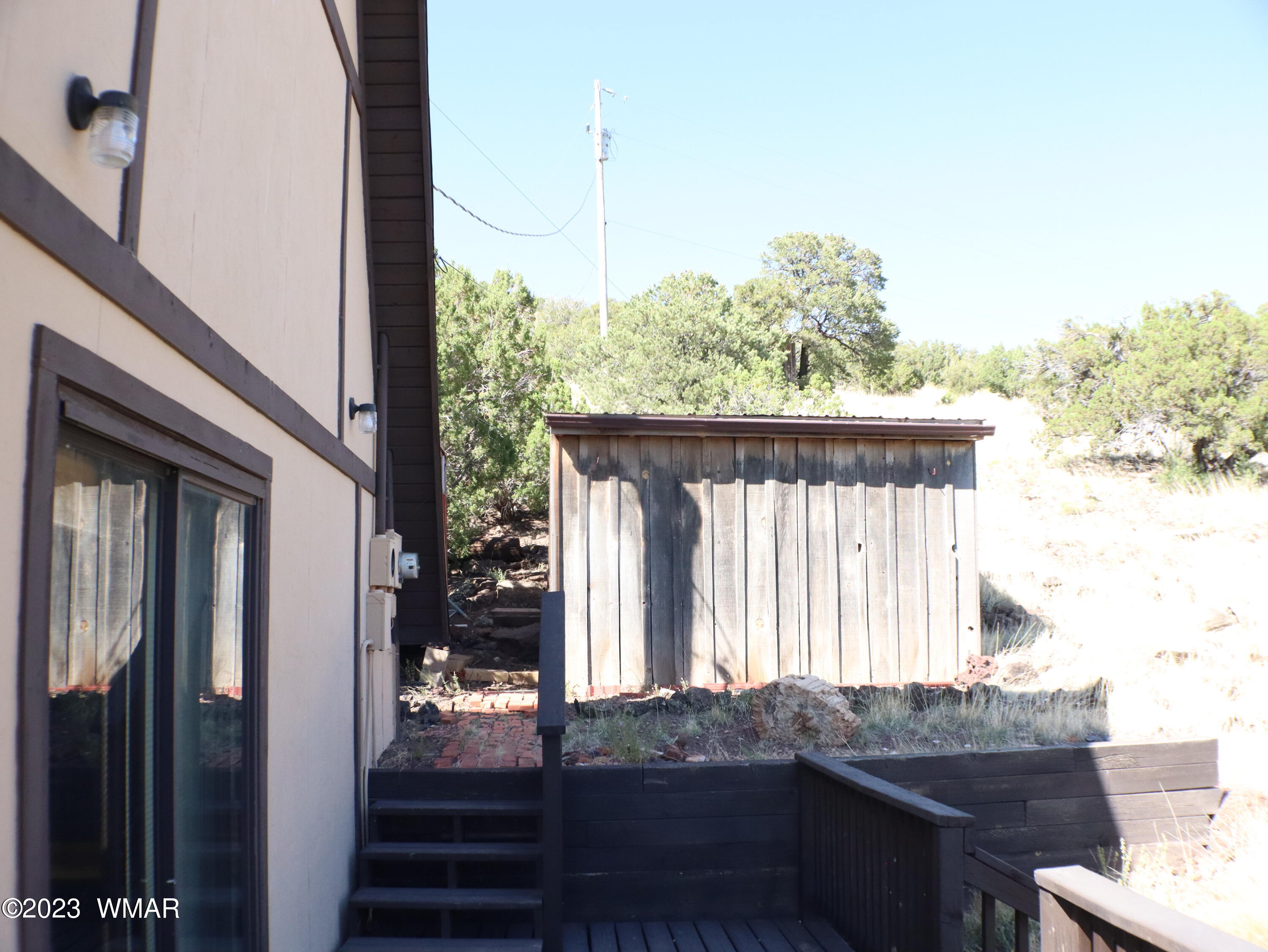10 County Road, 8222