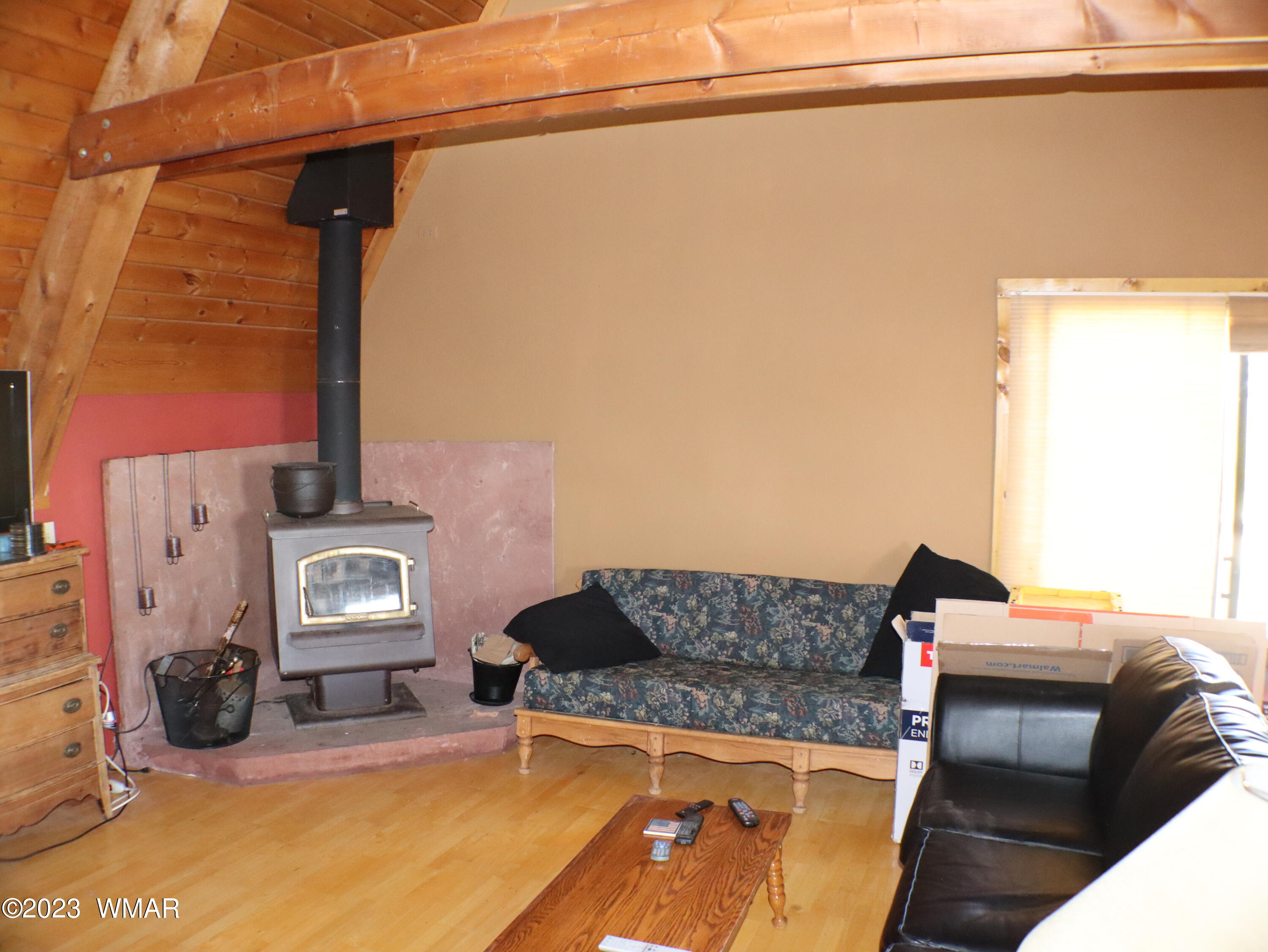 10 County Road, 8222