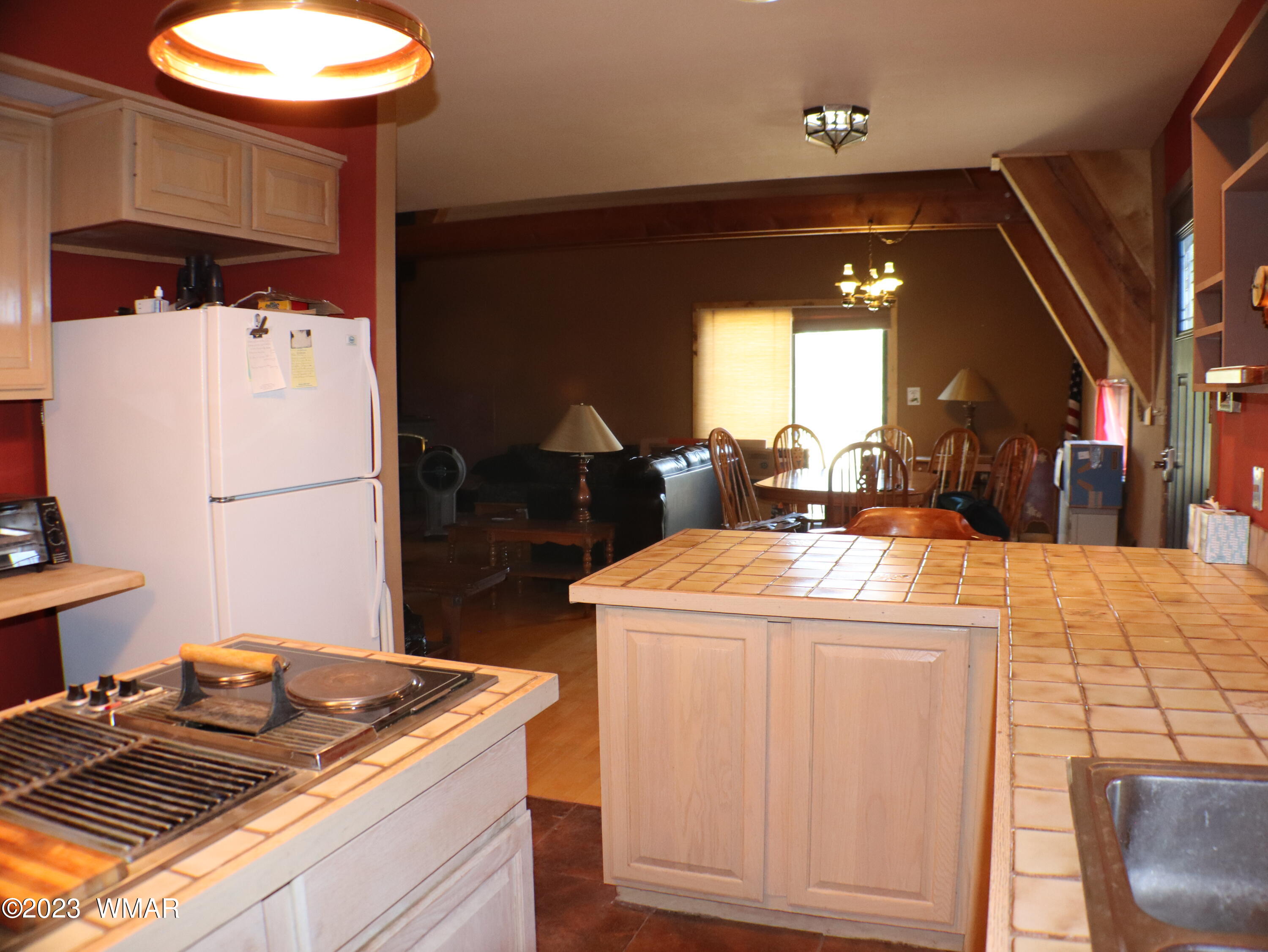 10 County Road, 8222