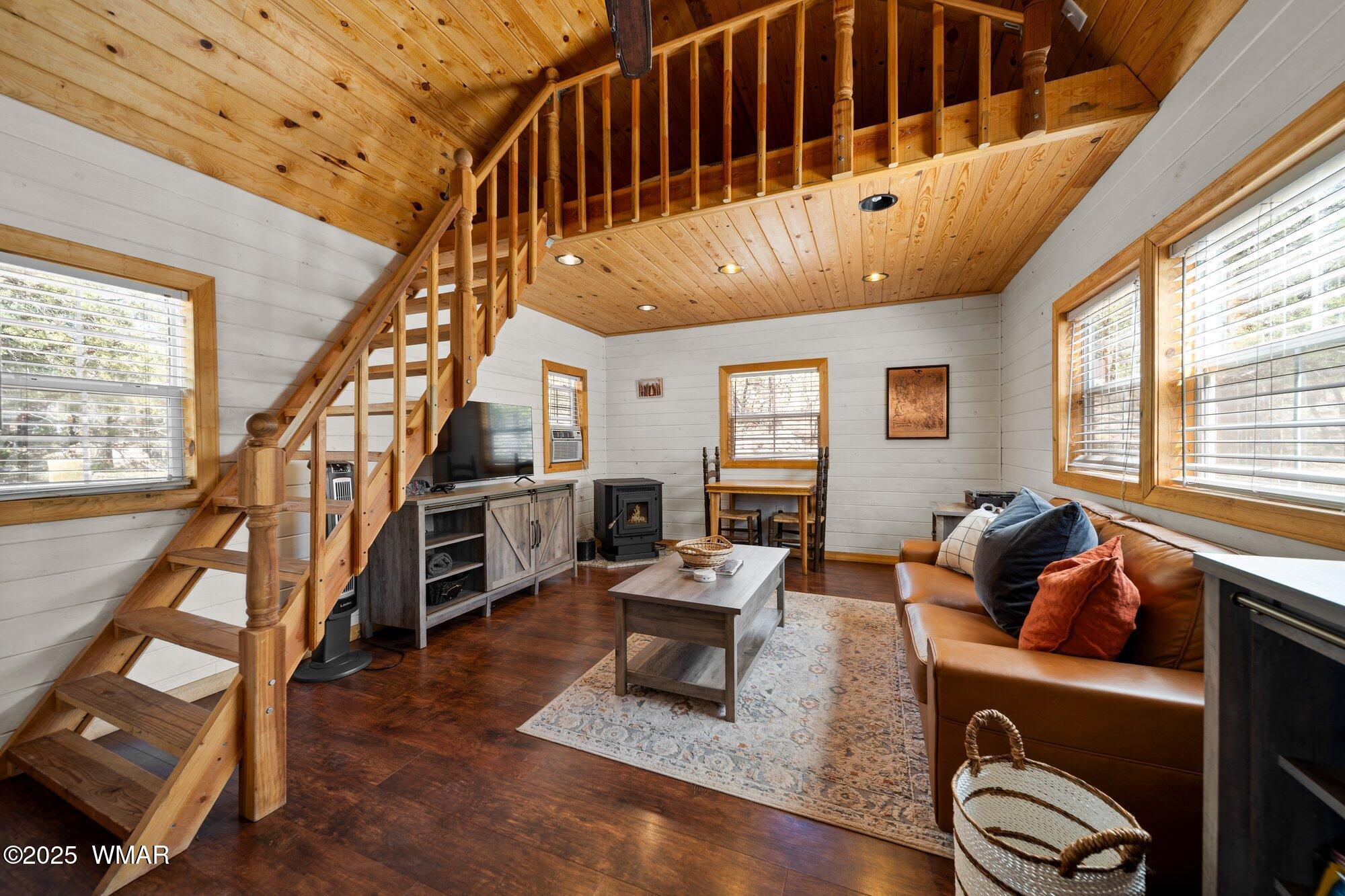 943 Backwoods Trail