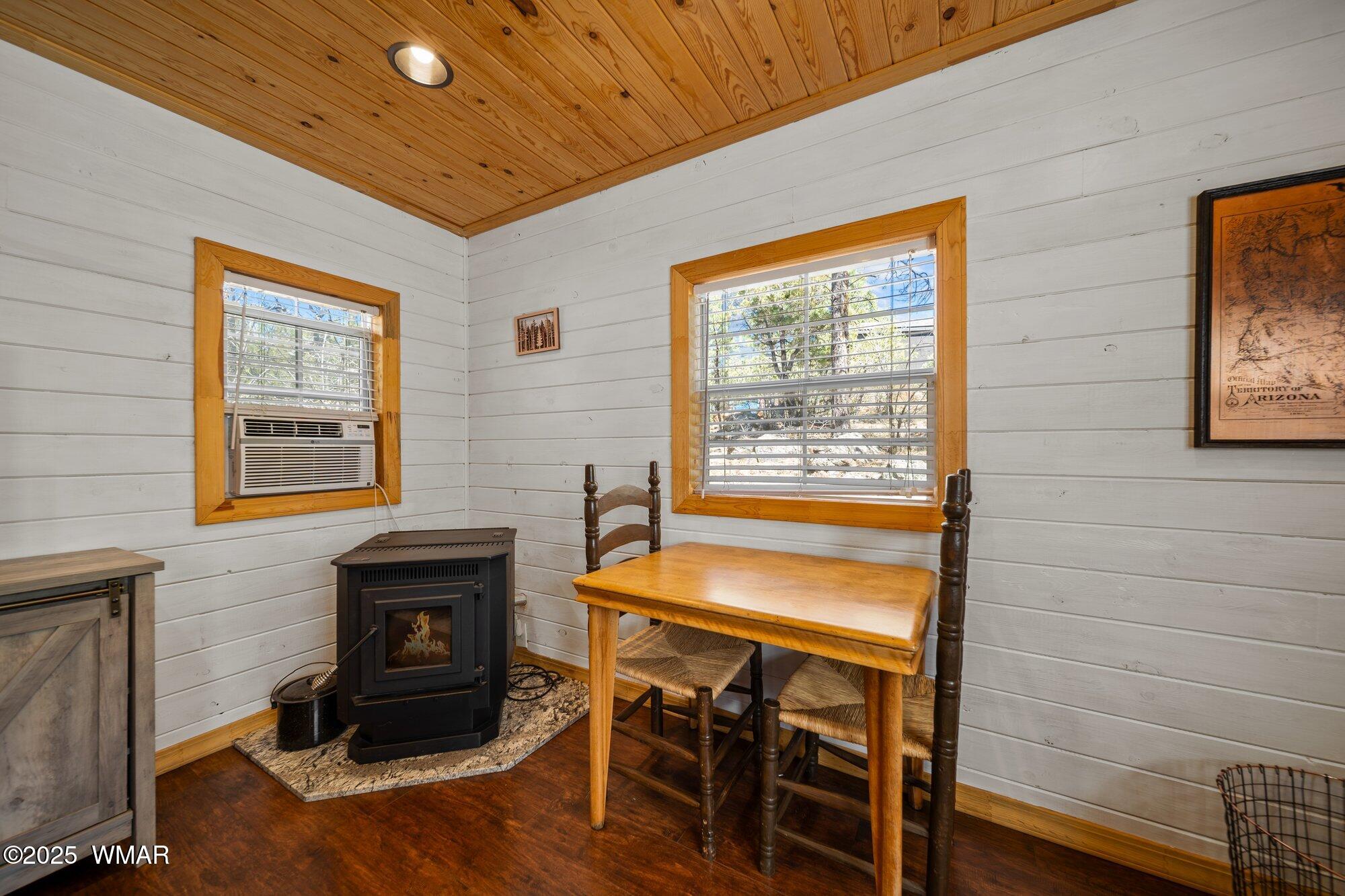 943 Backwoods Trail