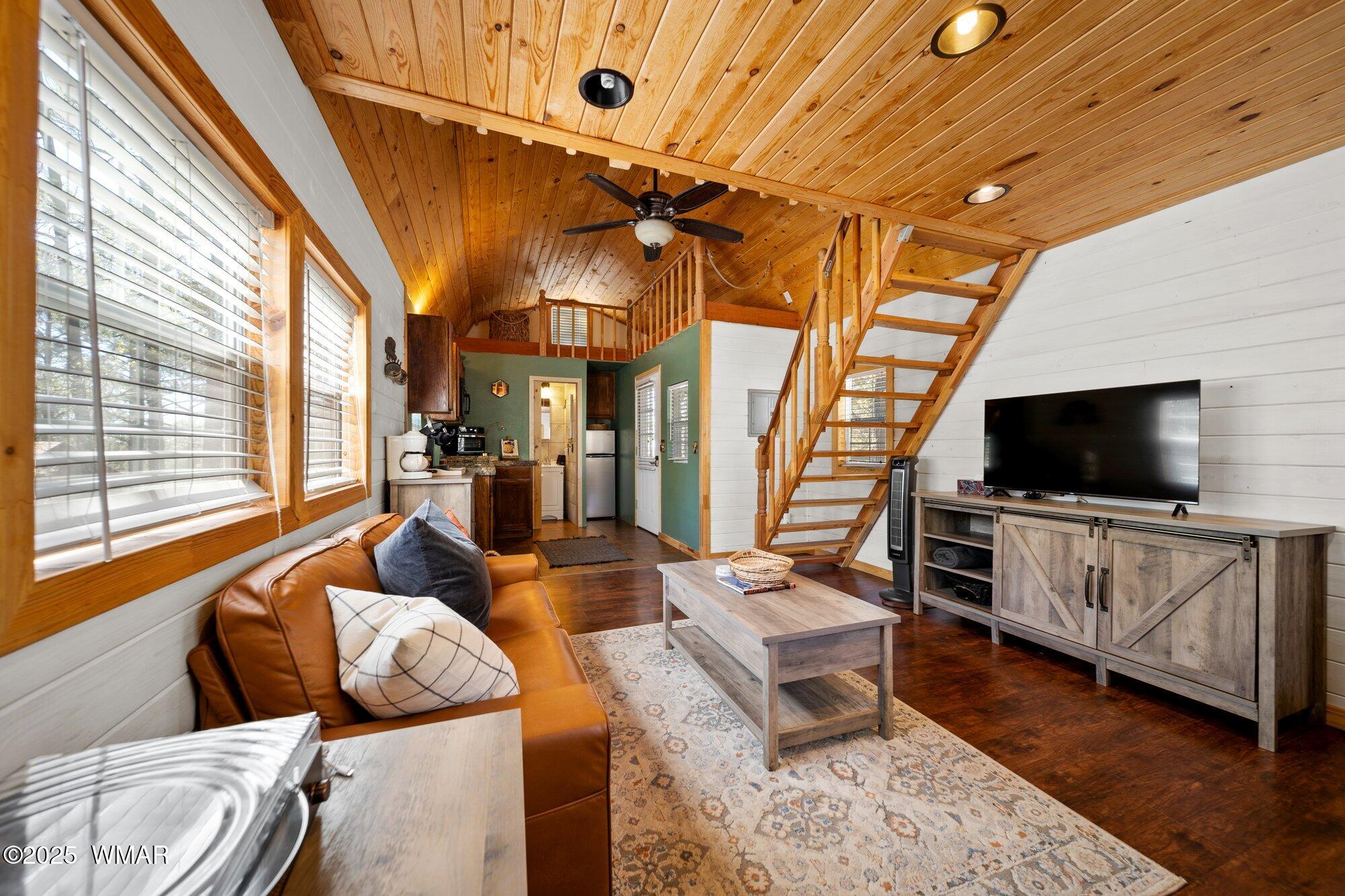 943 Backwoods Trail
