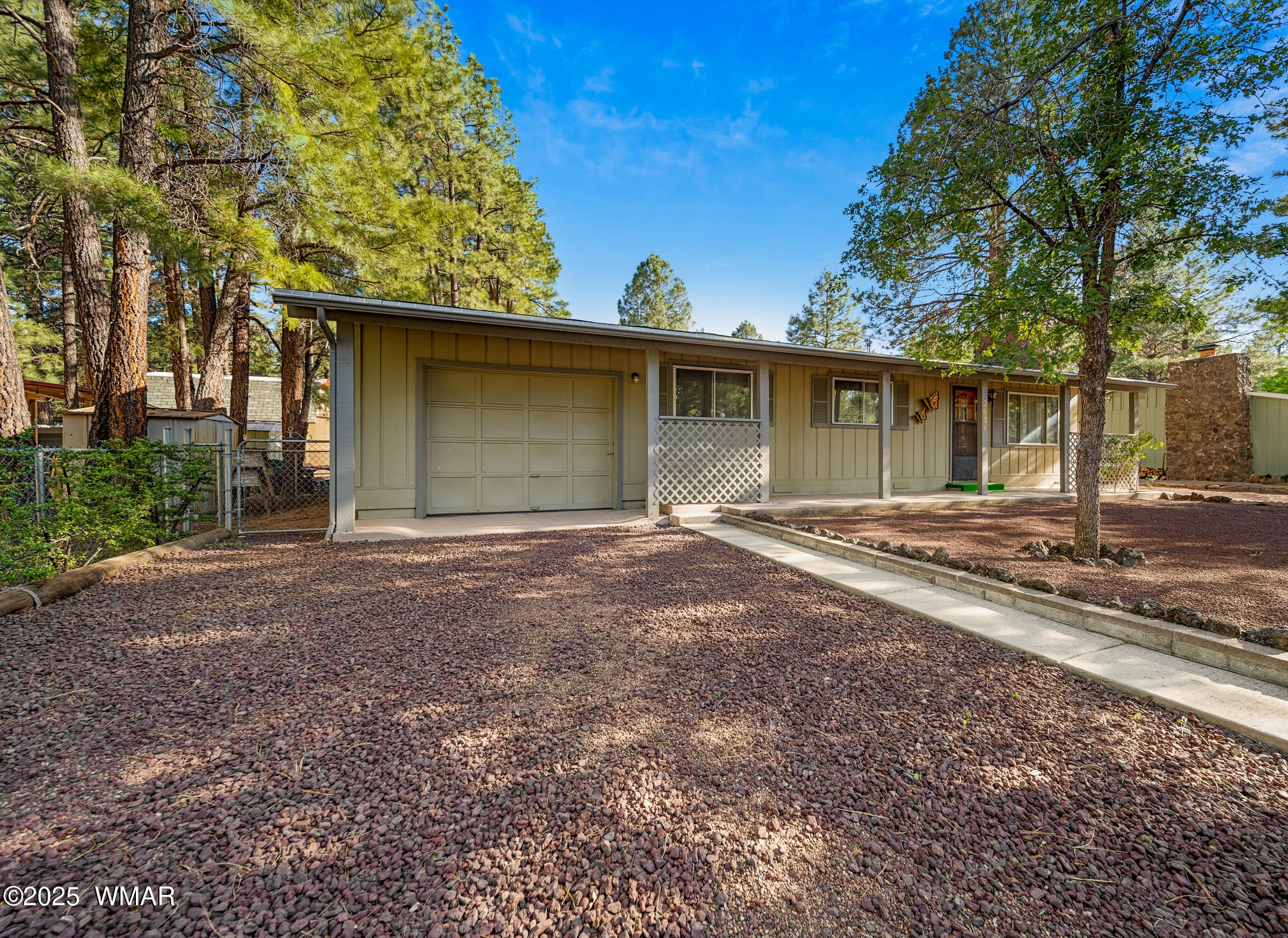 2681 W Reidhead