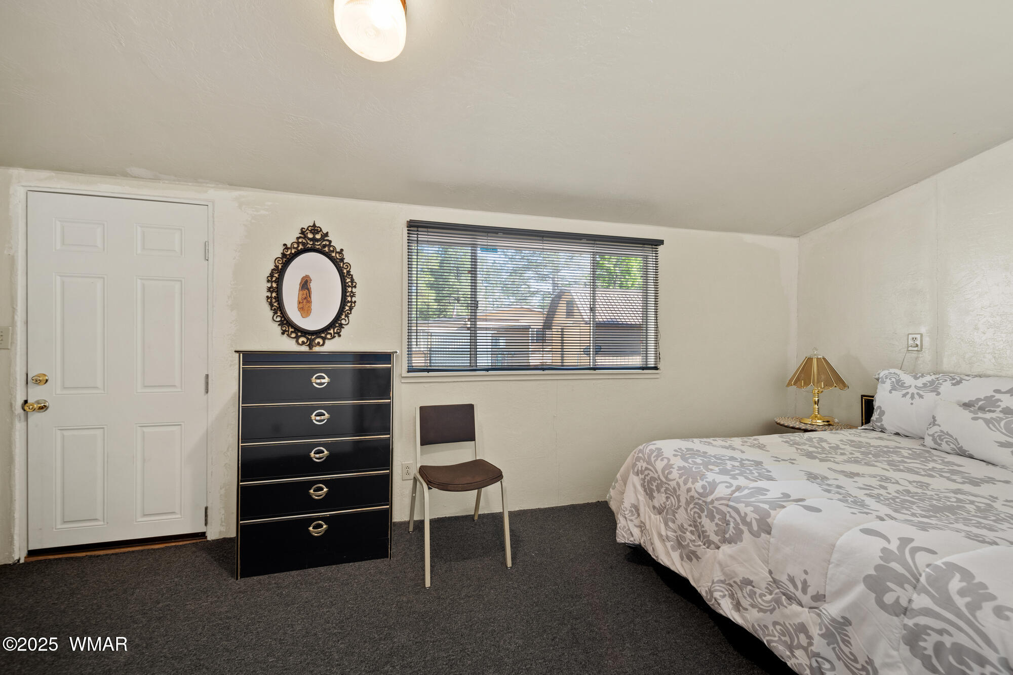 2681 W Reidhead