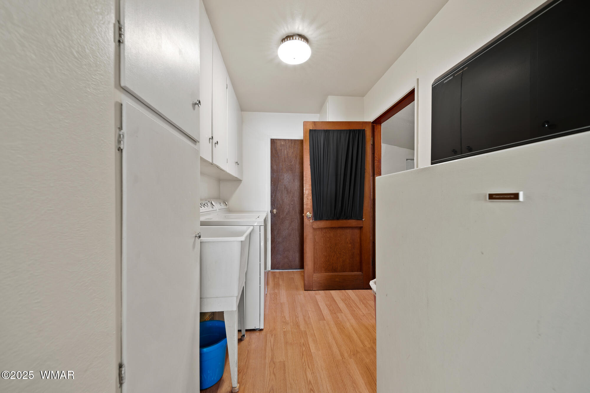 2681 W Reidhead