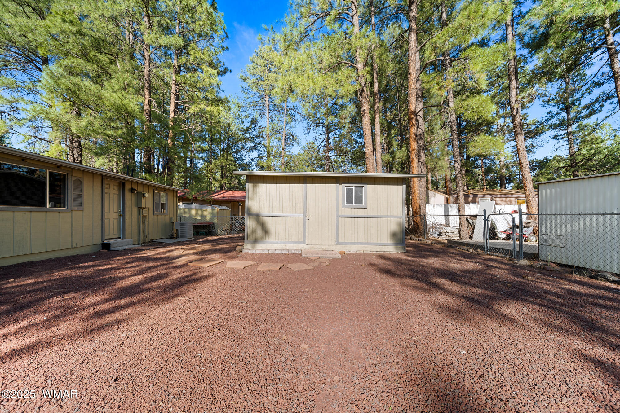2681 W Reidhead
