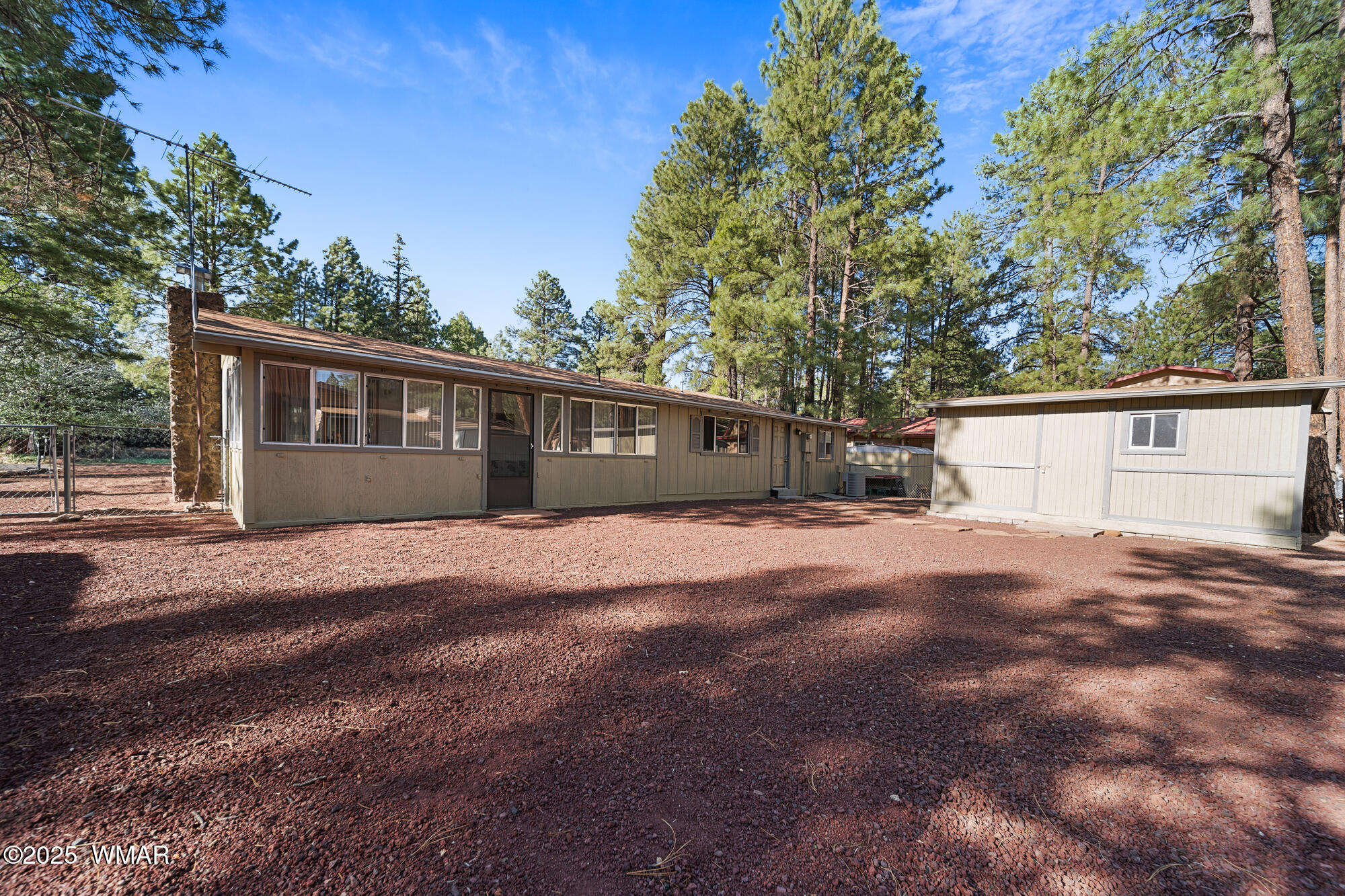 2681 W Reidhead