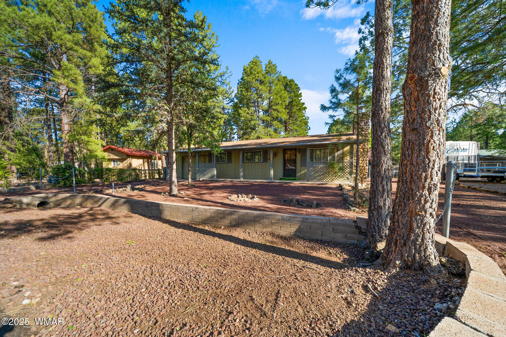 2681 W Reidhead