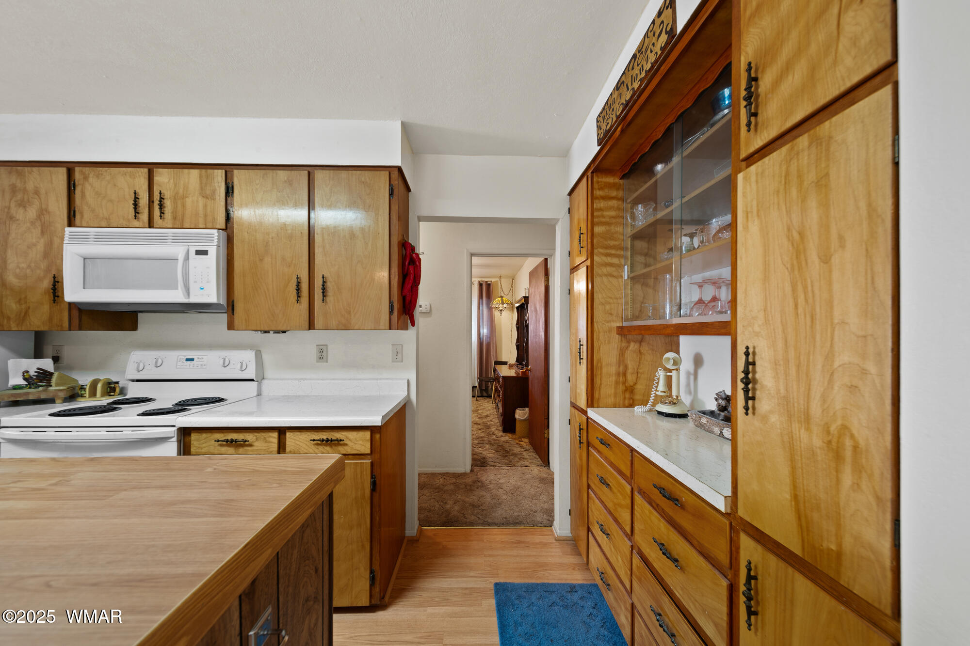 2681 W Reidhead