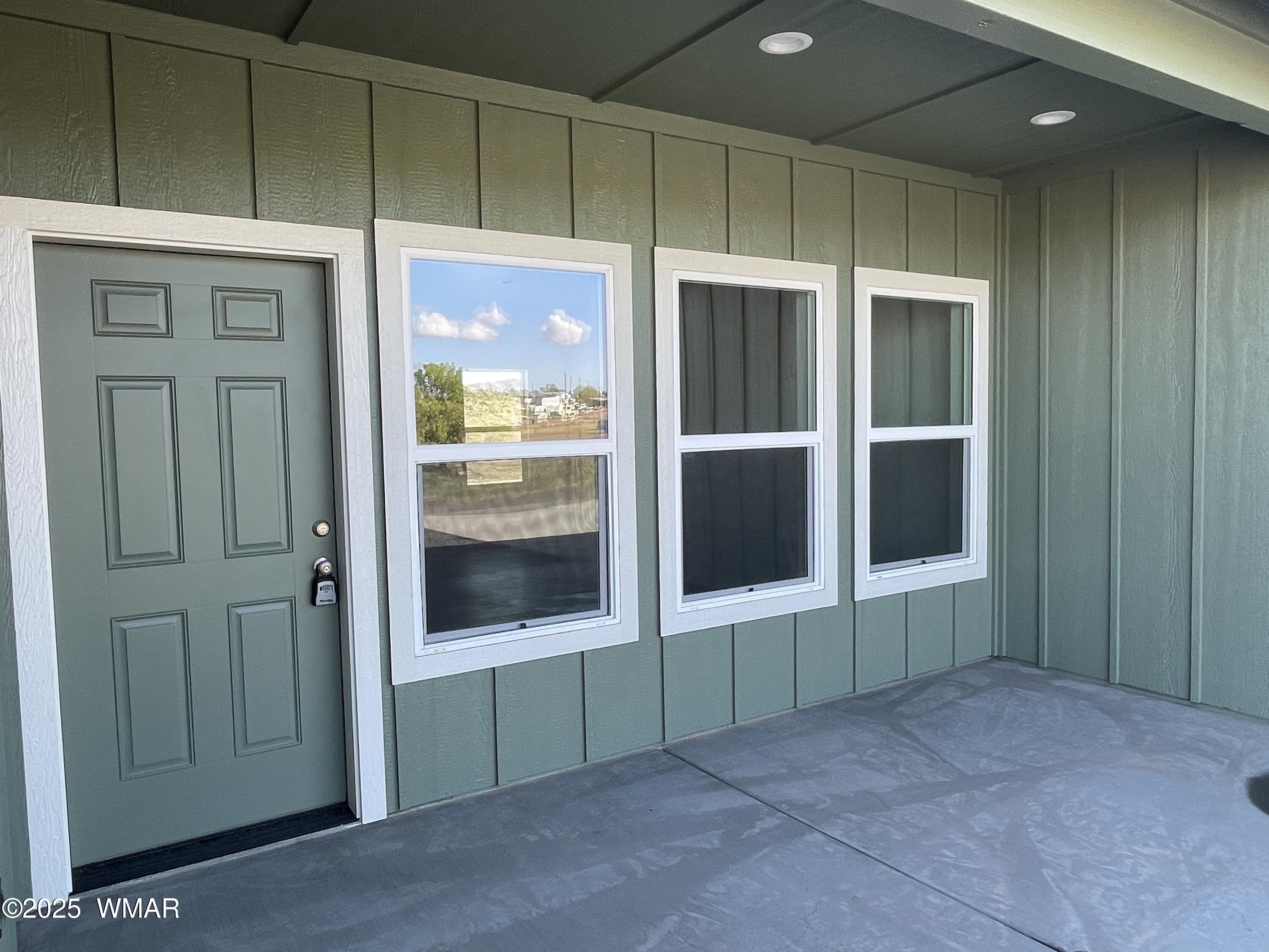 21 S Foothills Boulevard