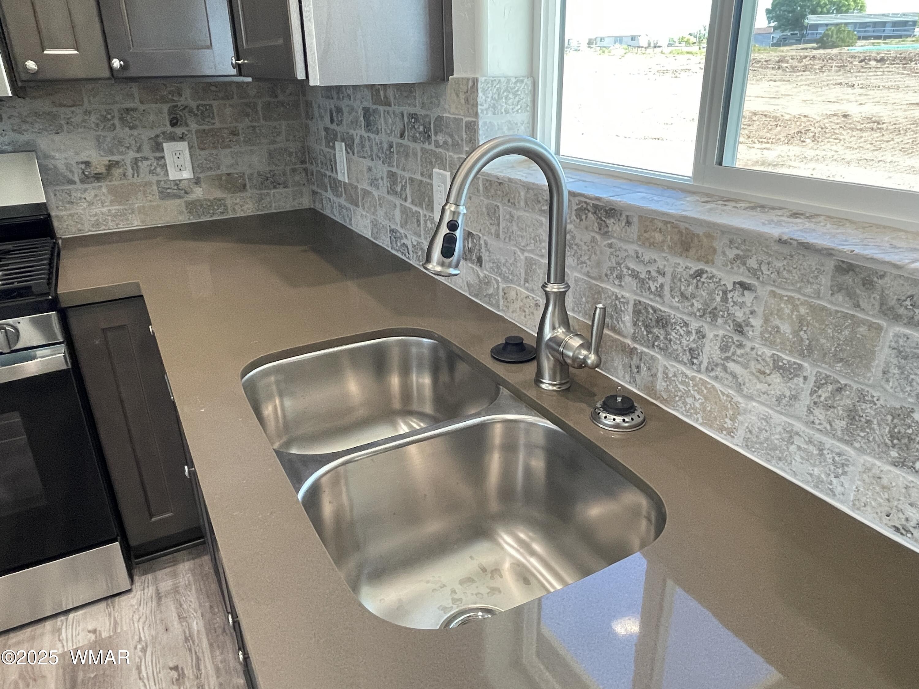 21 S Foothills Boulevard