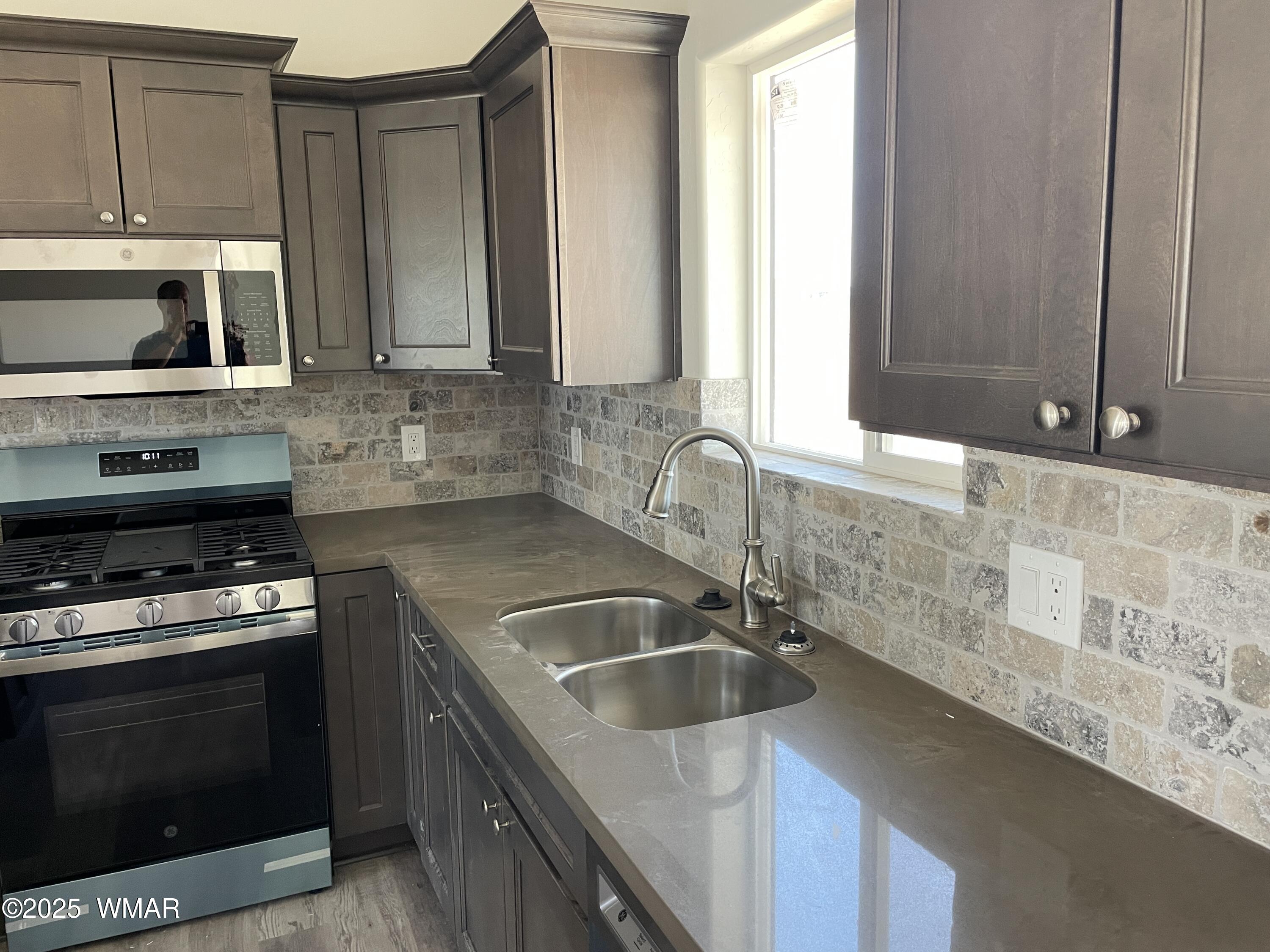 21 S Foothills Boulevard