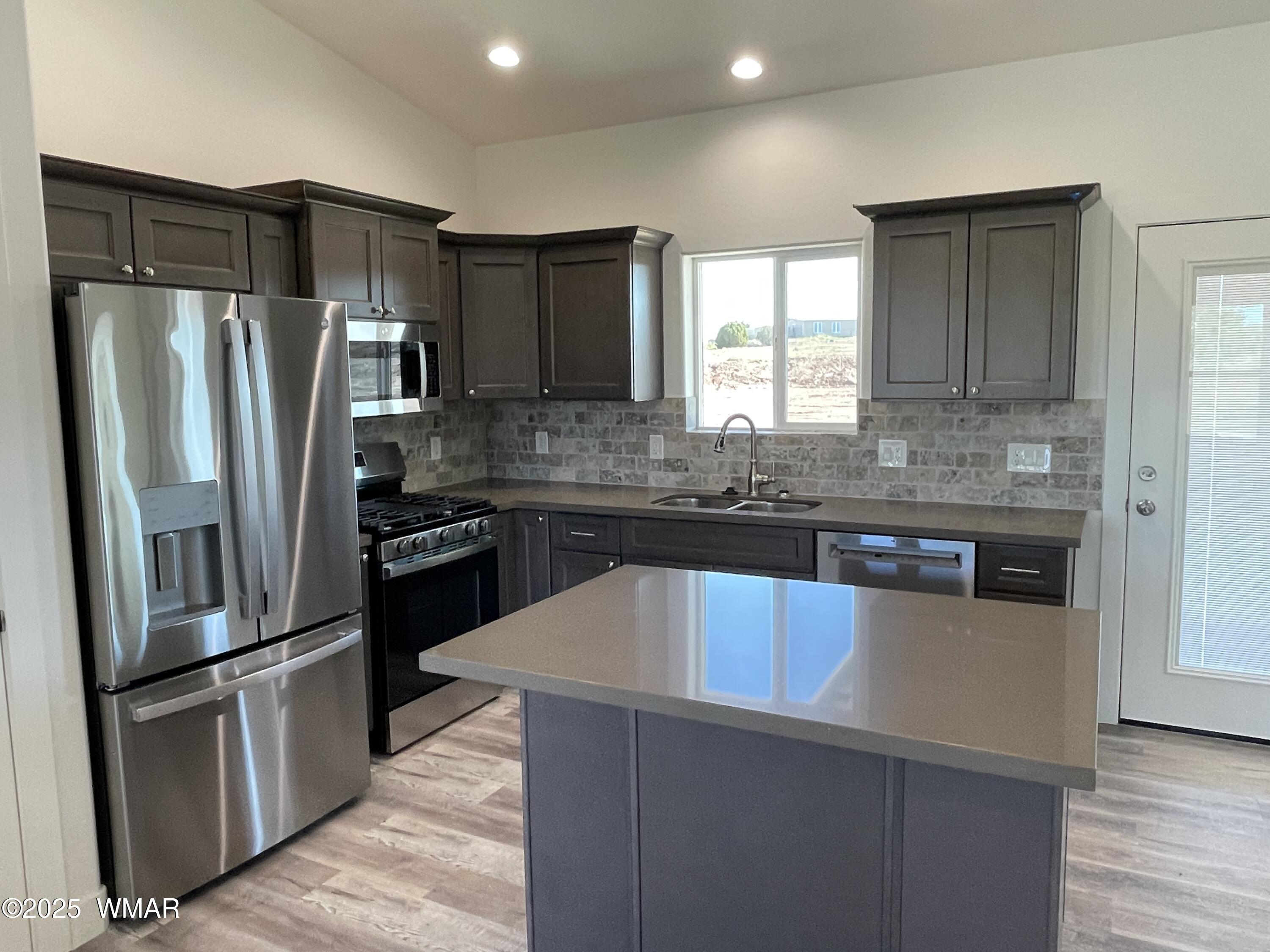 21 S Foothills Boulevard