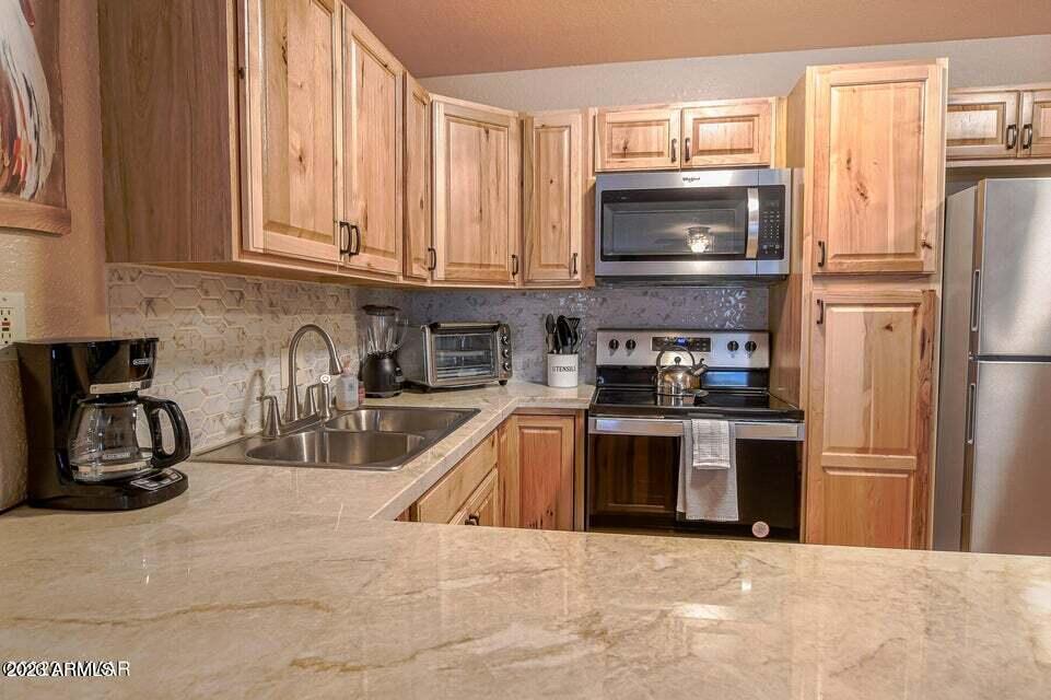 2700 S WHITE MOUNTAIN Road, 721