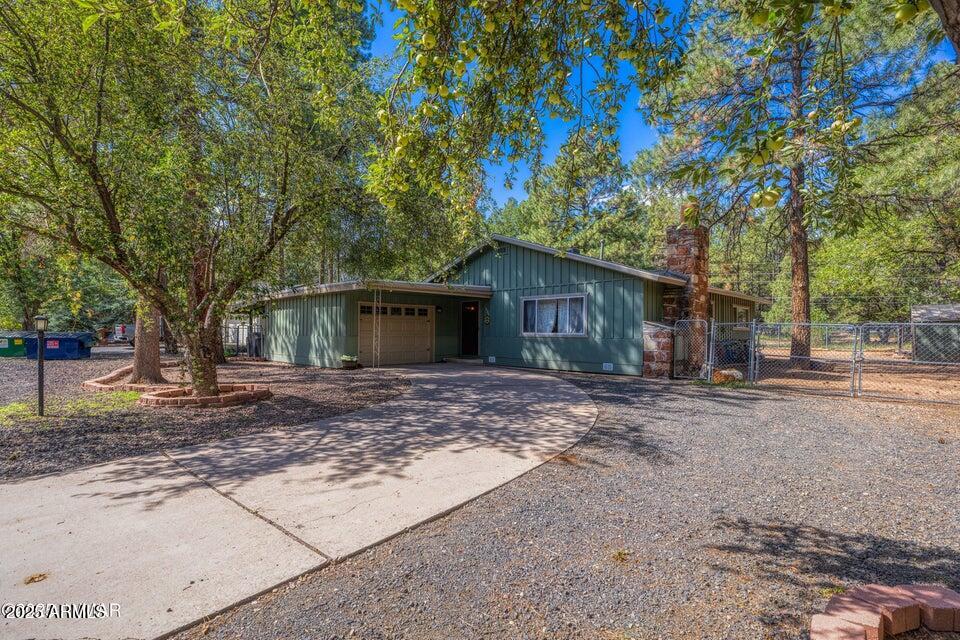 4966 SHERWOOD Drive, Lakeside