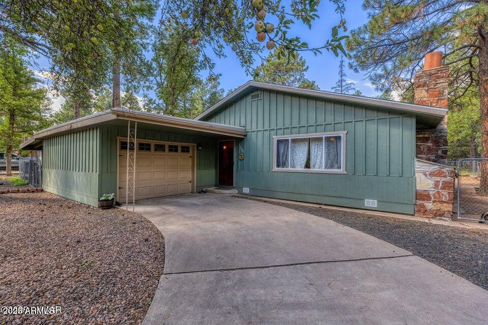 4966 SHERWOOD Drive, Lakeside