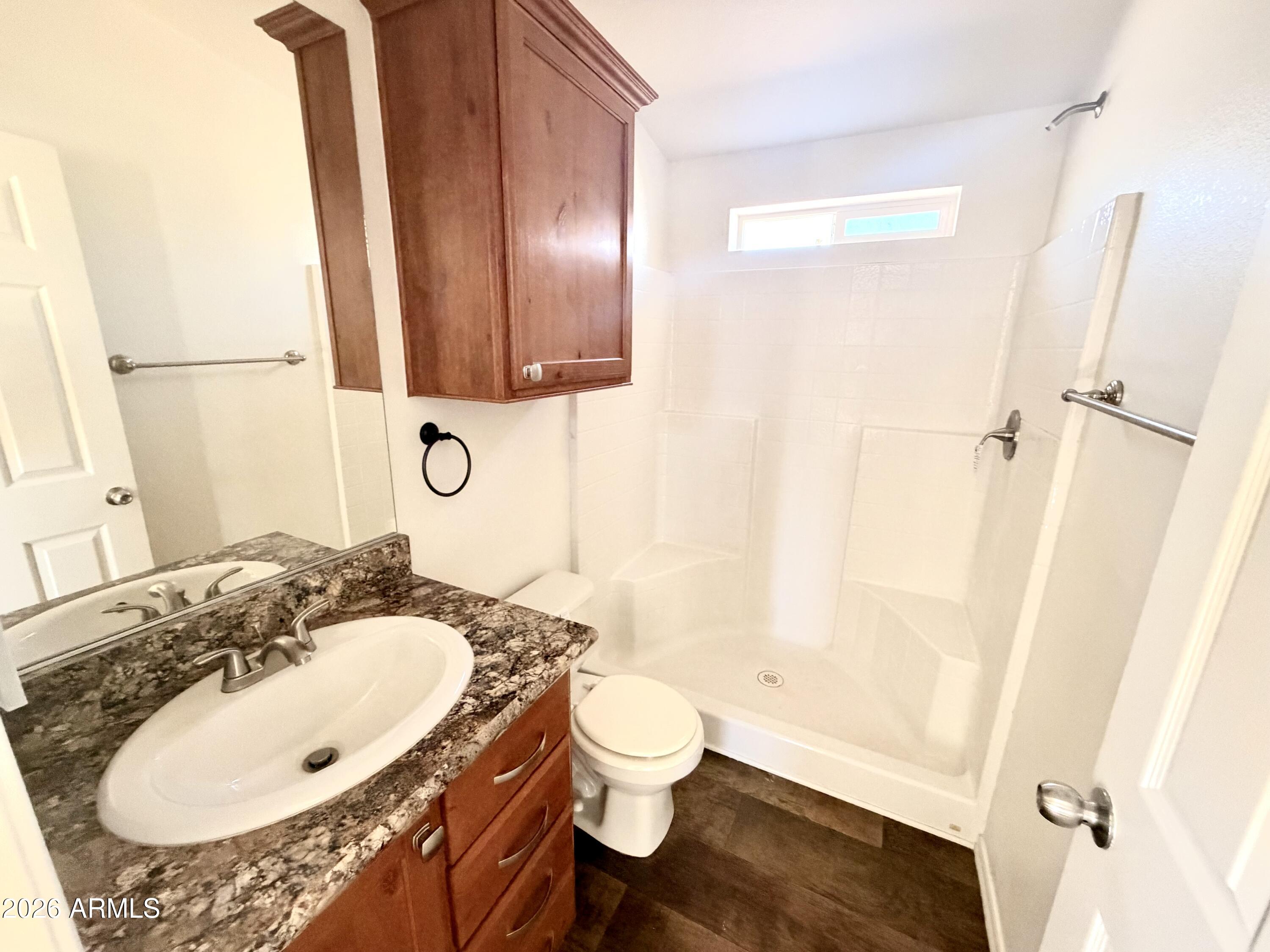 2122 MEADOW Lane