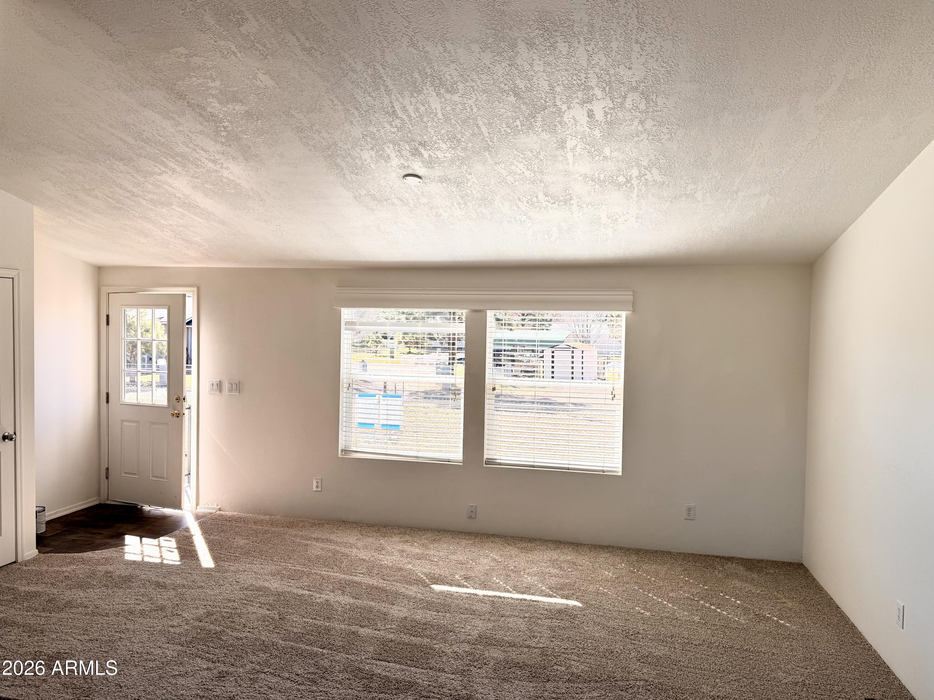 2122 MEADOW Lane